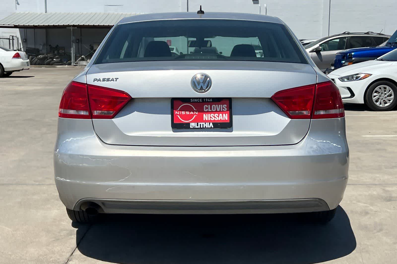 Thumbnail: 2012 Volkswagen Passat - 8