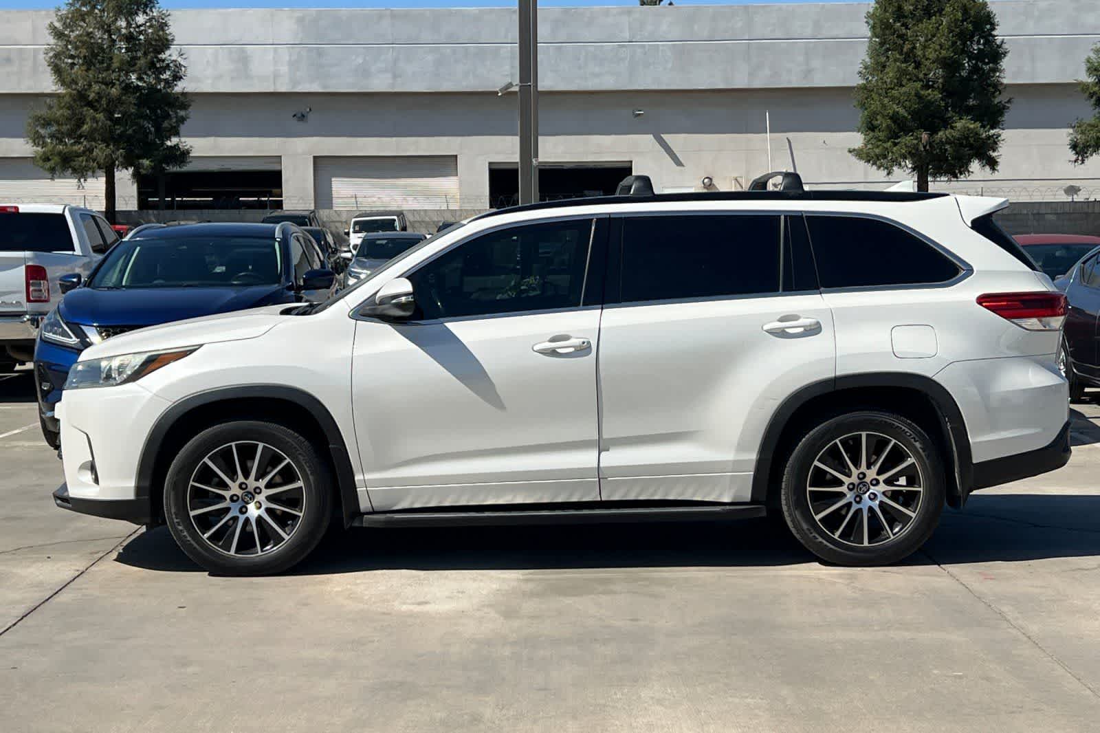 Thumbnail: 2018 Toyota Highlander - 6