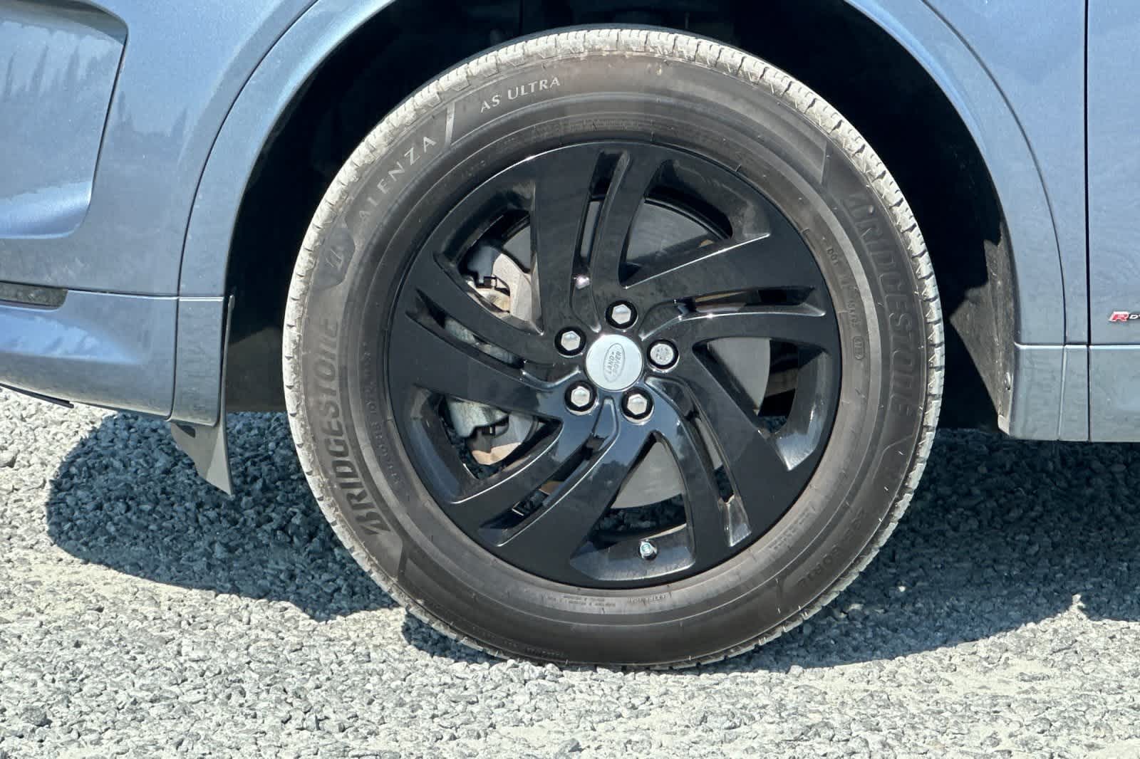 Thumbnail: 2020 Land Rover Discovery Sport - 12