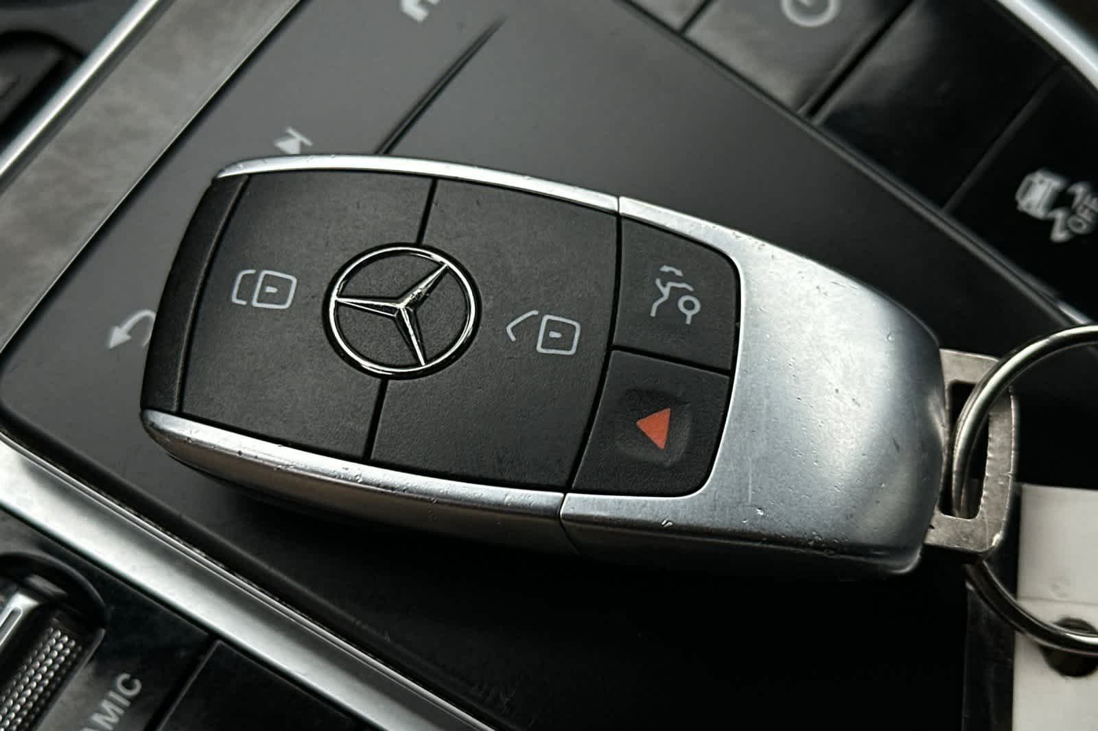 Thumbnail: 2020 Mercedes-Benz GLC - 26