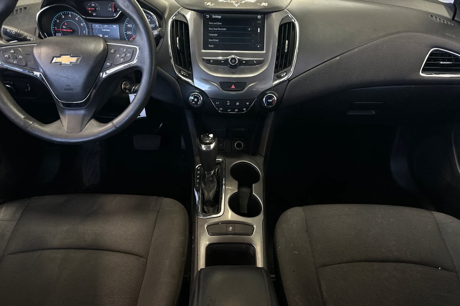 Thumbnail: 2017 Chevrolet Cruze - 4