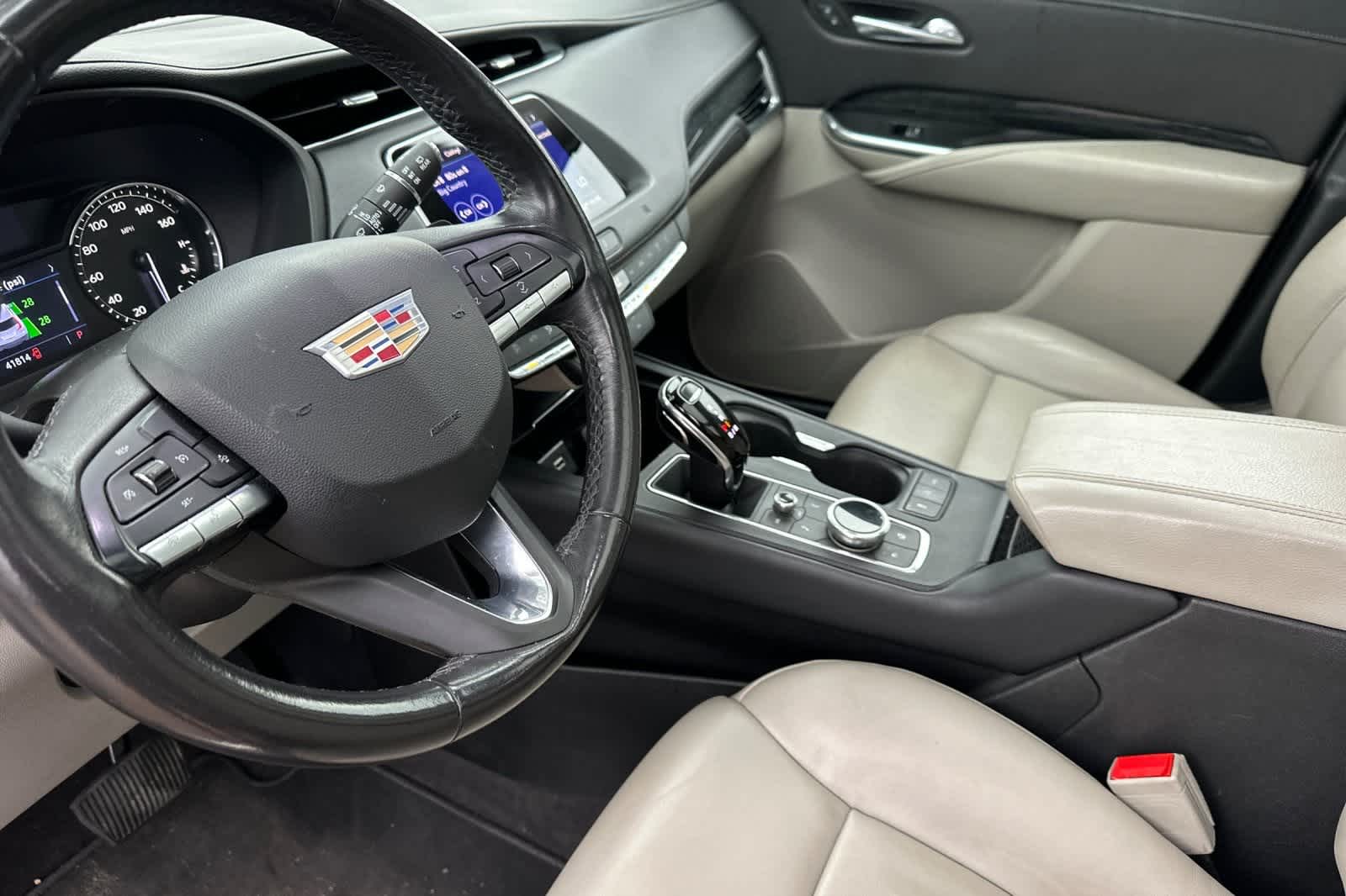 Thumbnail: 2020 Cadillac XT4 - 14