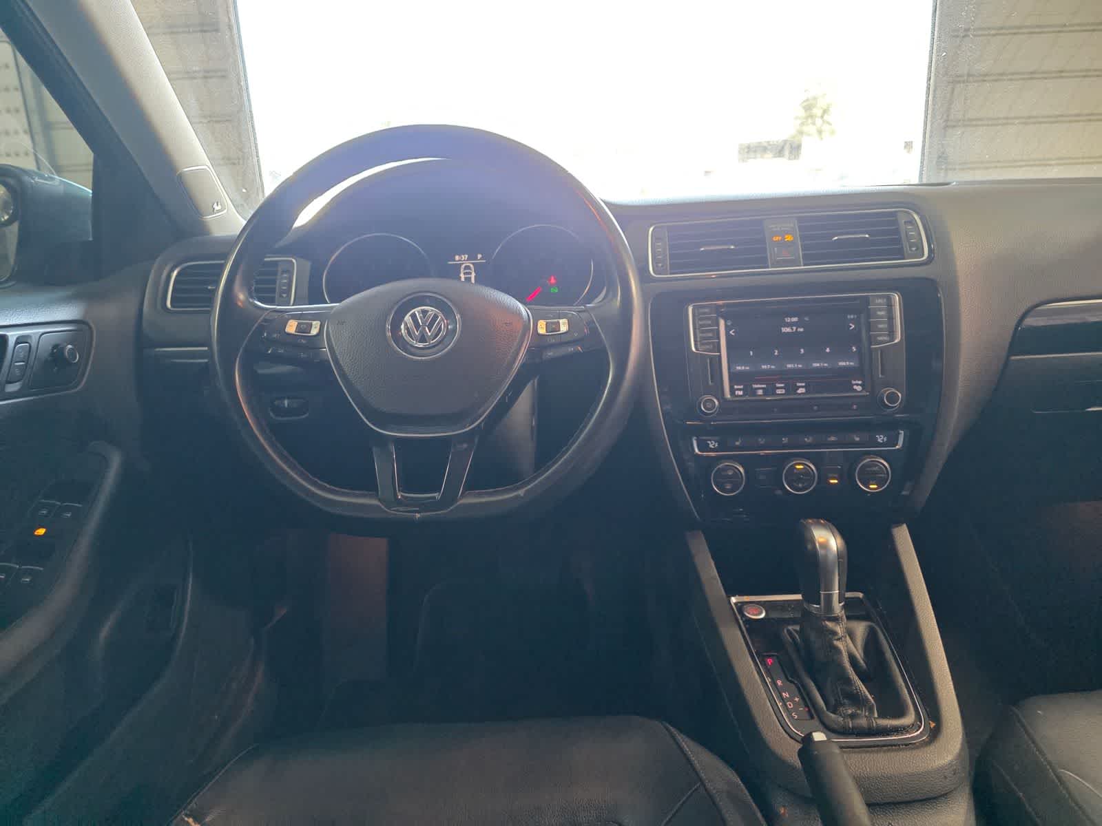 Thumbnail: 2016 Volkswagen Jetta - 16