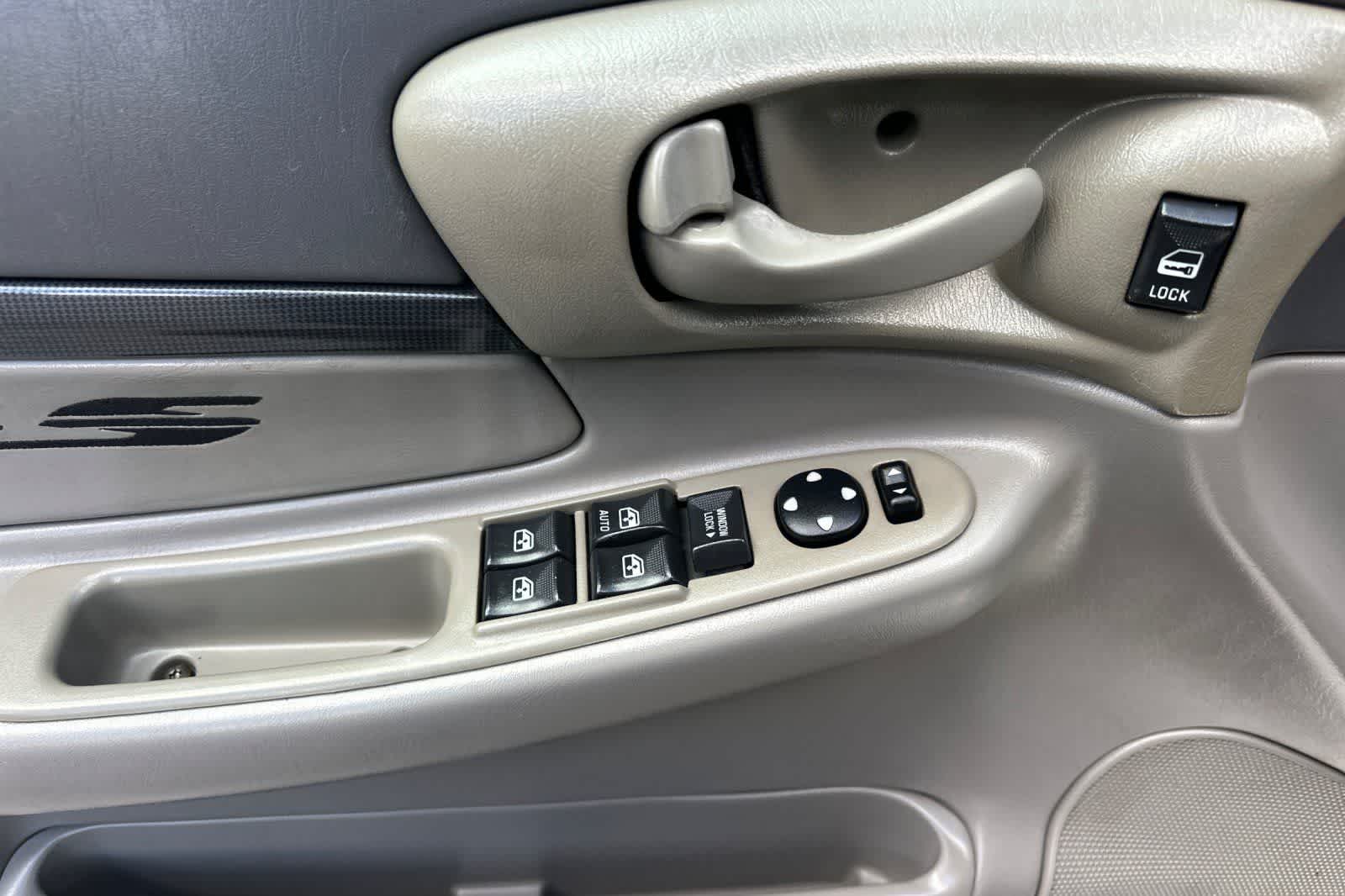 Thumbnail: 2005 Chevrolet Impala - 13