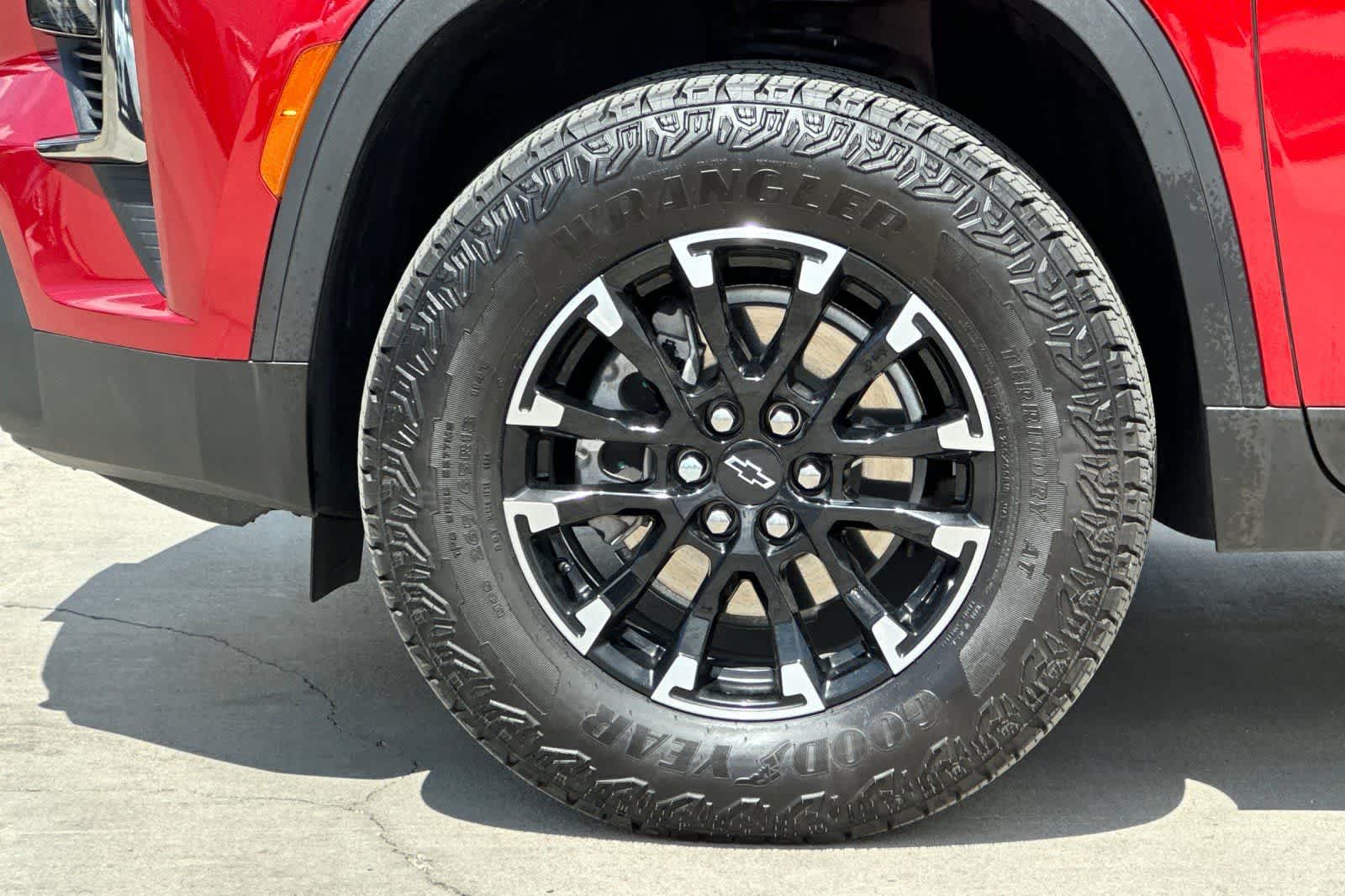 Thumbnail: 2025 Chevrolet Traverse - 36