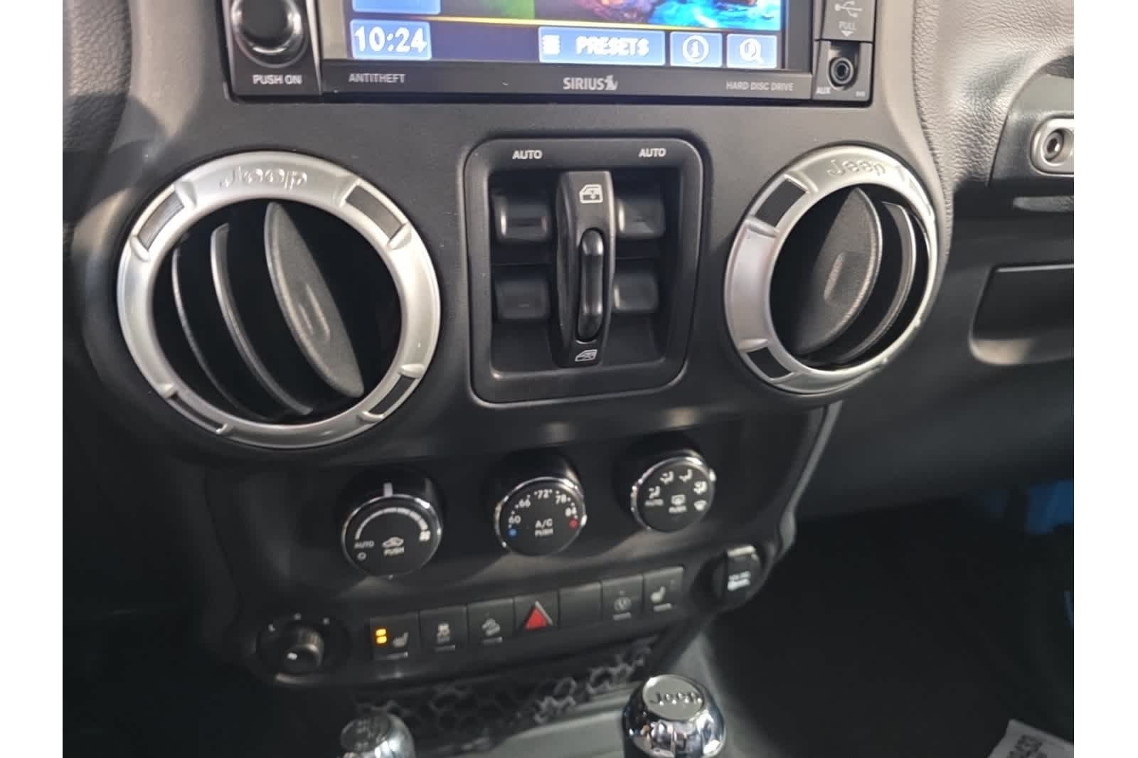 Thumbnail: 2017 Jeep Wrangler - 19