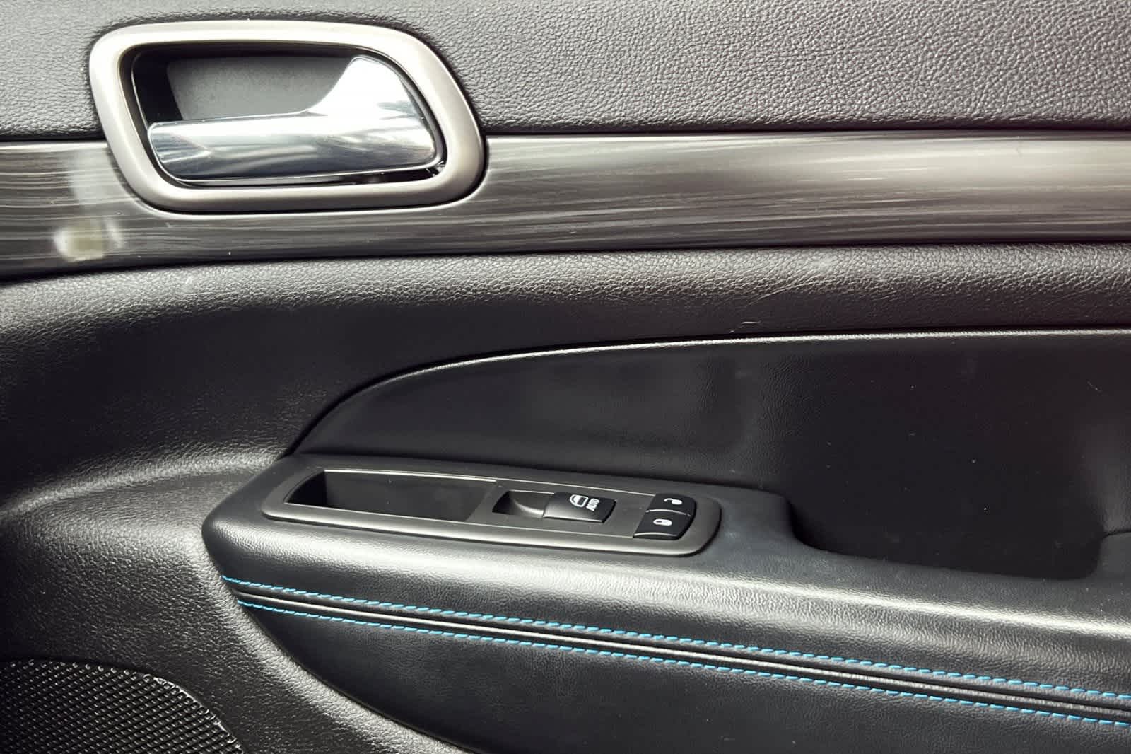 Thumbnail: 2019 Jeep Grand Cherokee - 21