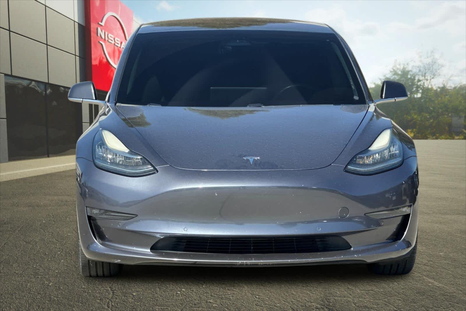 Thumbnail: 2018 Tesla Model 3 - 11
