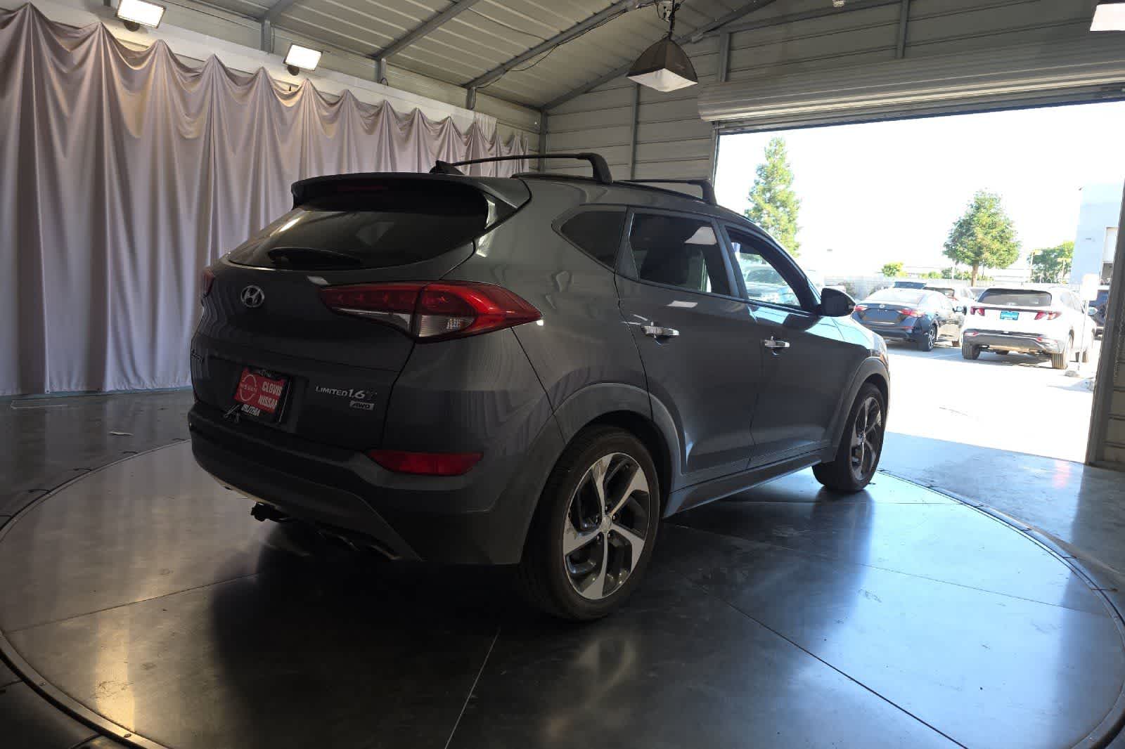 Thumbnail: 2016 Hyundai Tucson - 3