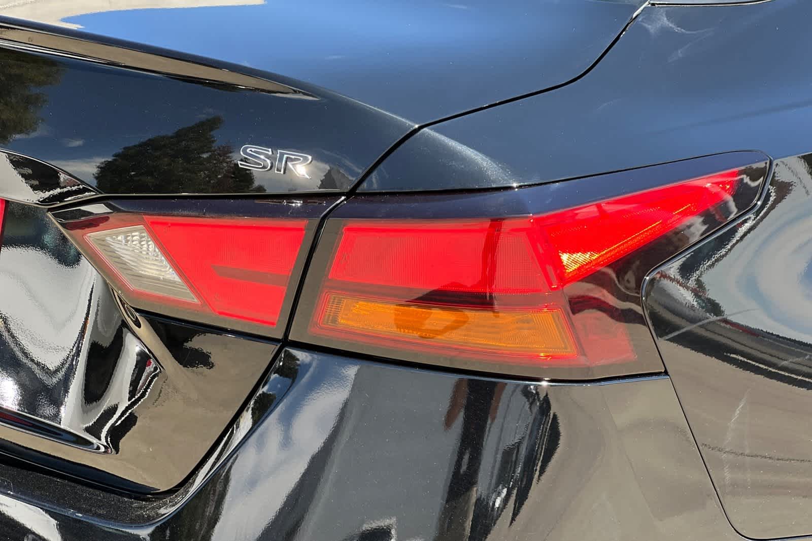 2022 Nissan Altima SR 27