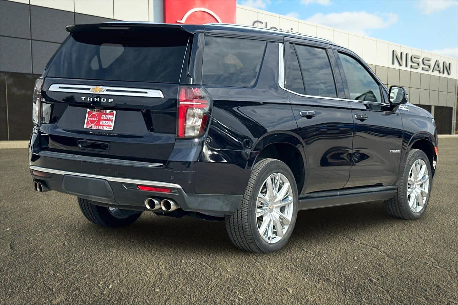 Thumbnail: 2023 Chevrolet Tahoe - 3