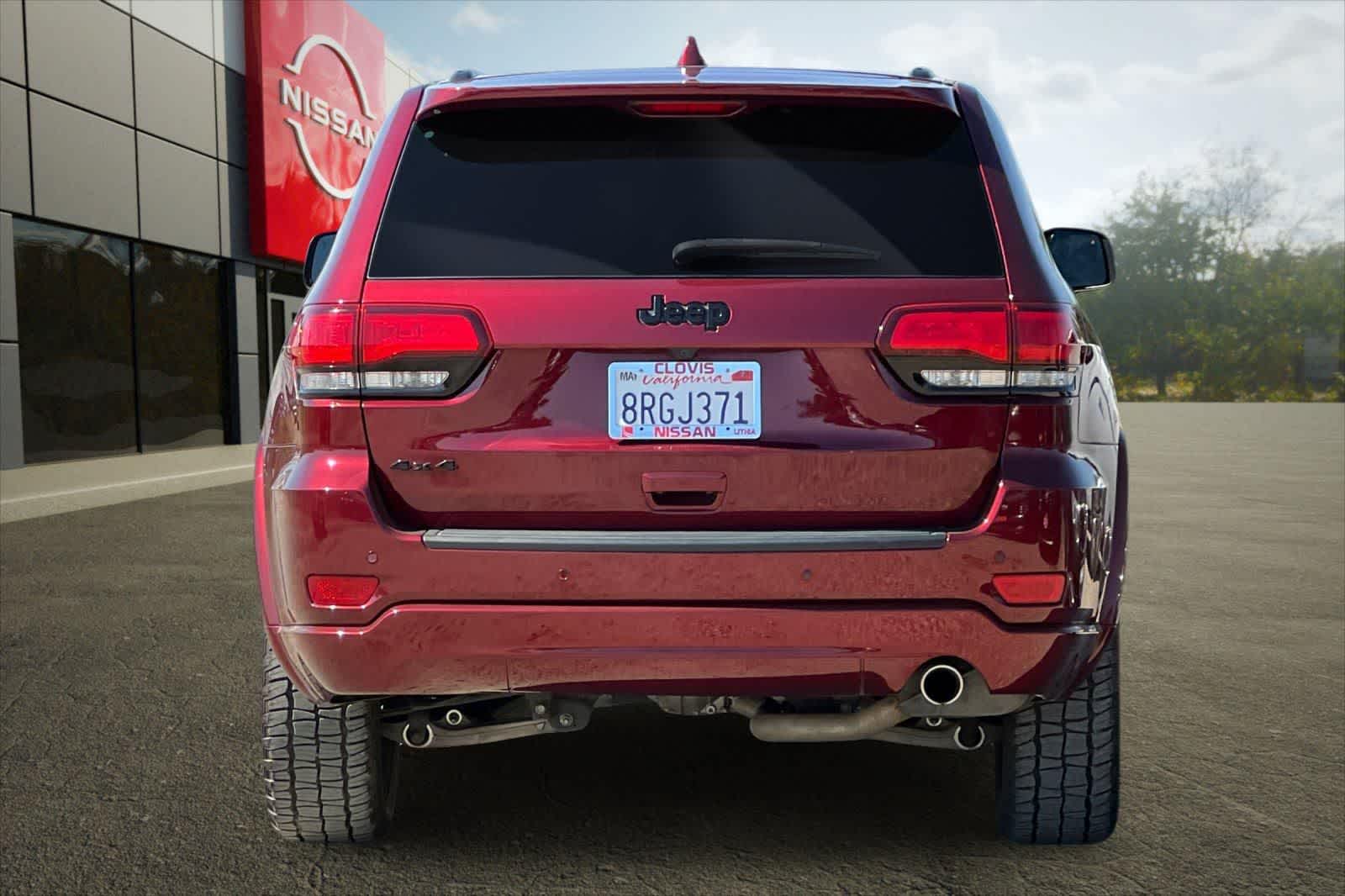Thumbnail: 2020 Jeep Grand Cherokee - 8