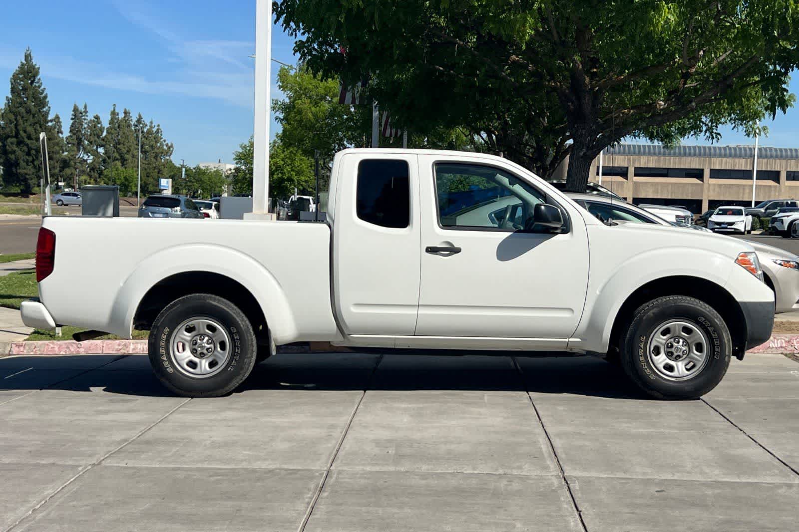 Thumbnail: 2019 Nissan Frontier - 9