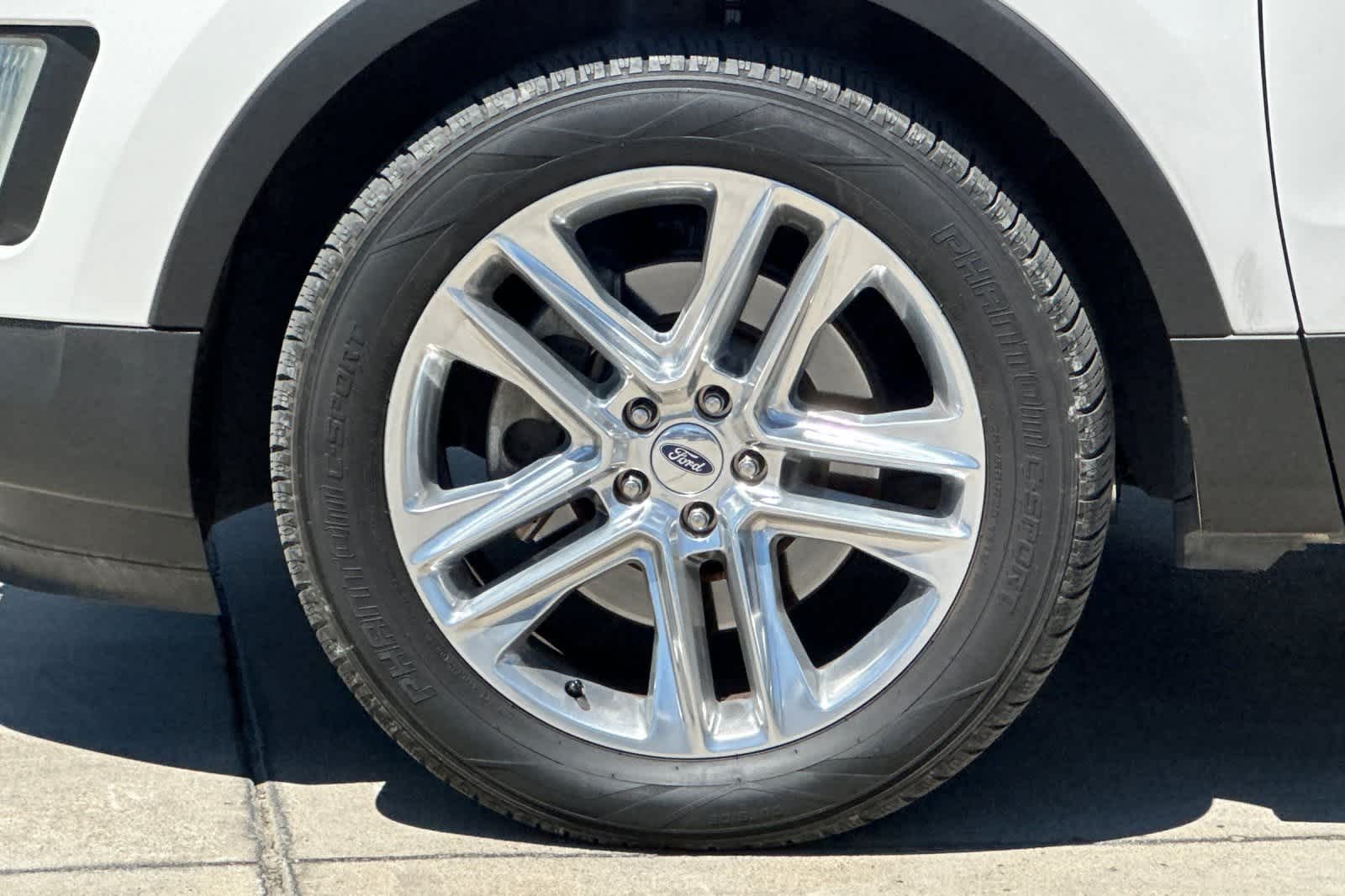 Thumbnail: 2016 Ford Explorer - 12
