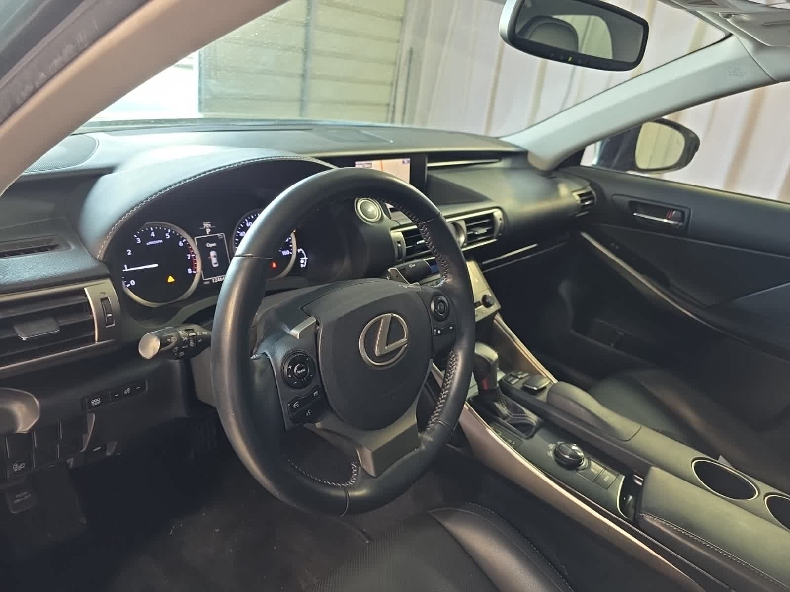 Thumbnail: 2014 Lexus IS - 17