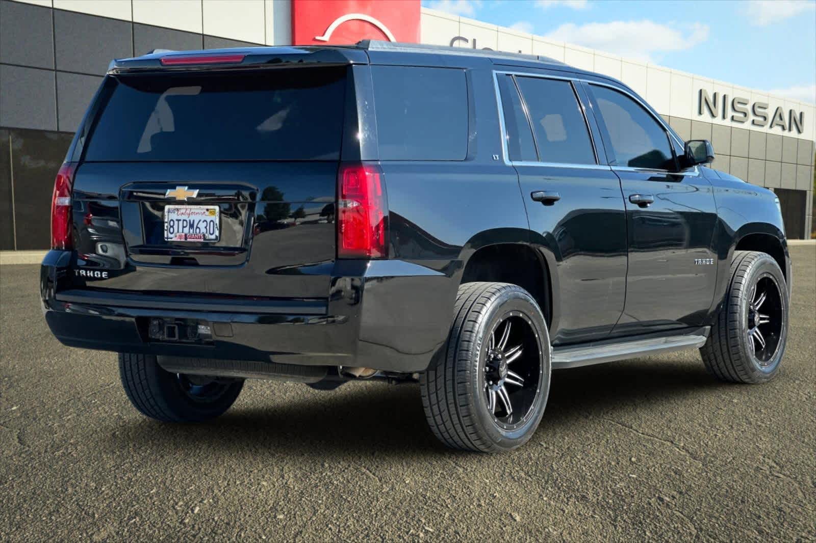 Thumbnail: 2019 Chevrolet Tahoe - 3