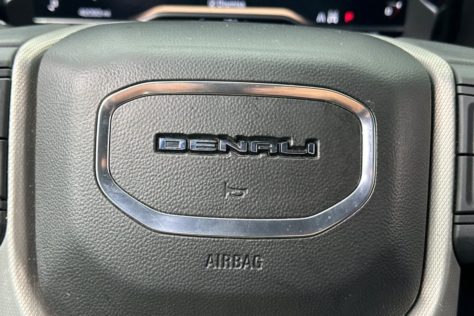 Thumbnail: 2022 GMC Yukon - 32