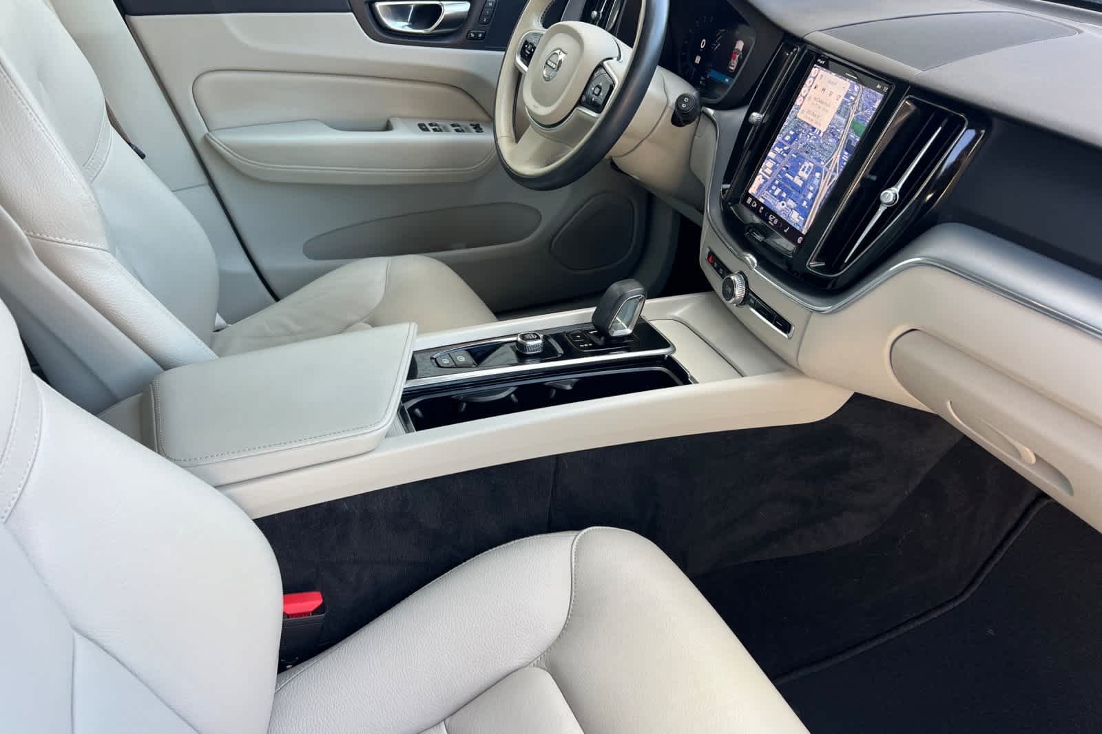 Thumbnail: 2023 Volvo XC60 - 18