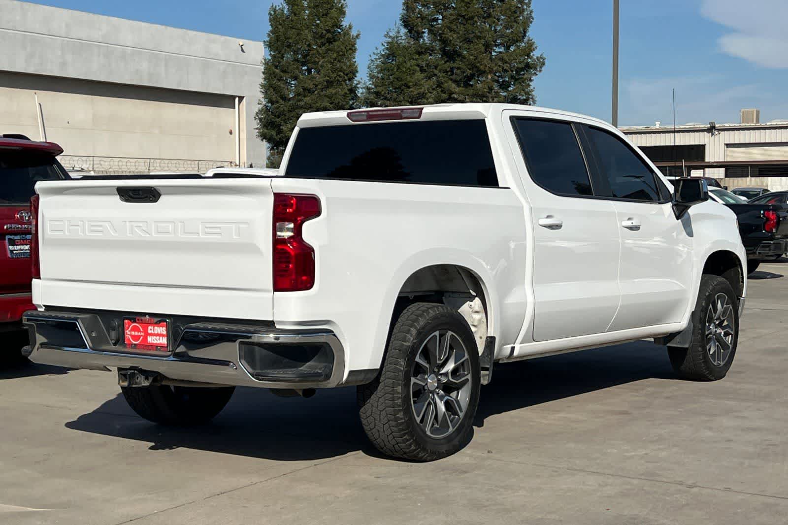 Thumbnail: 2022 Chevrolet Silverado 1500 - 3