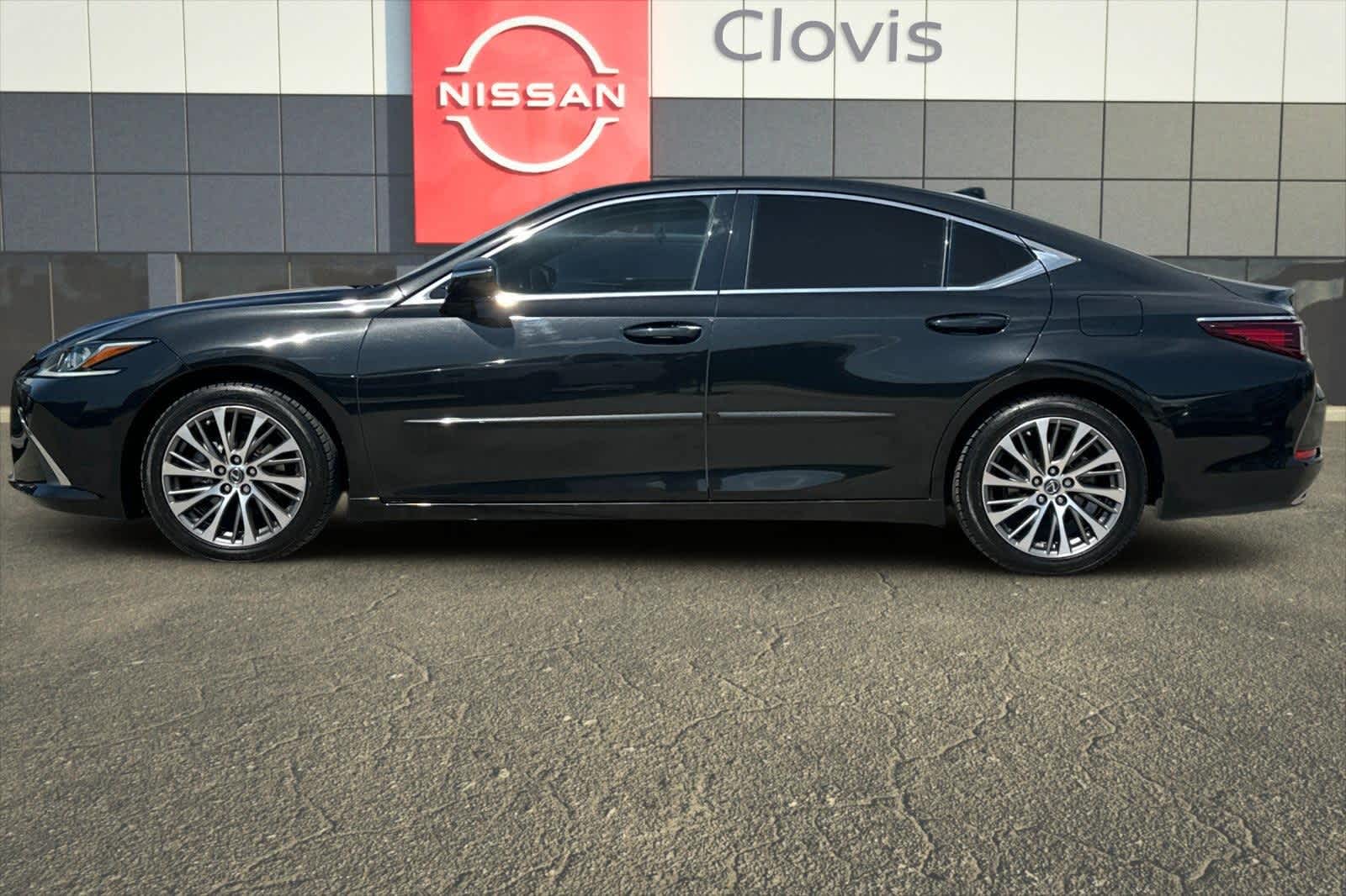 Thumbnail: 2019 Lexus ES - 6