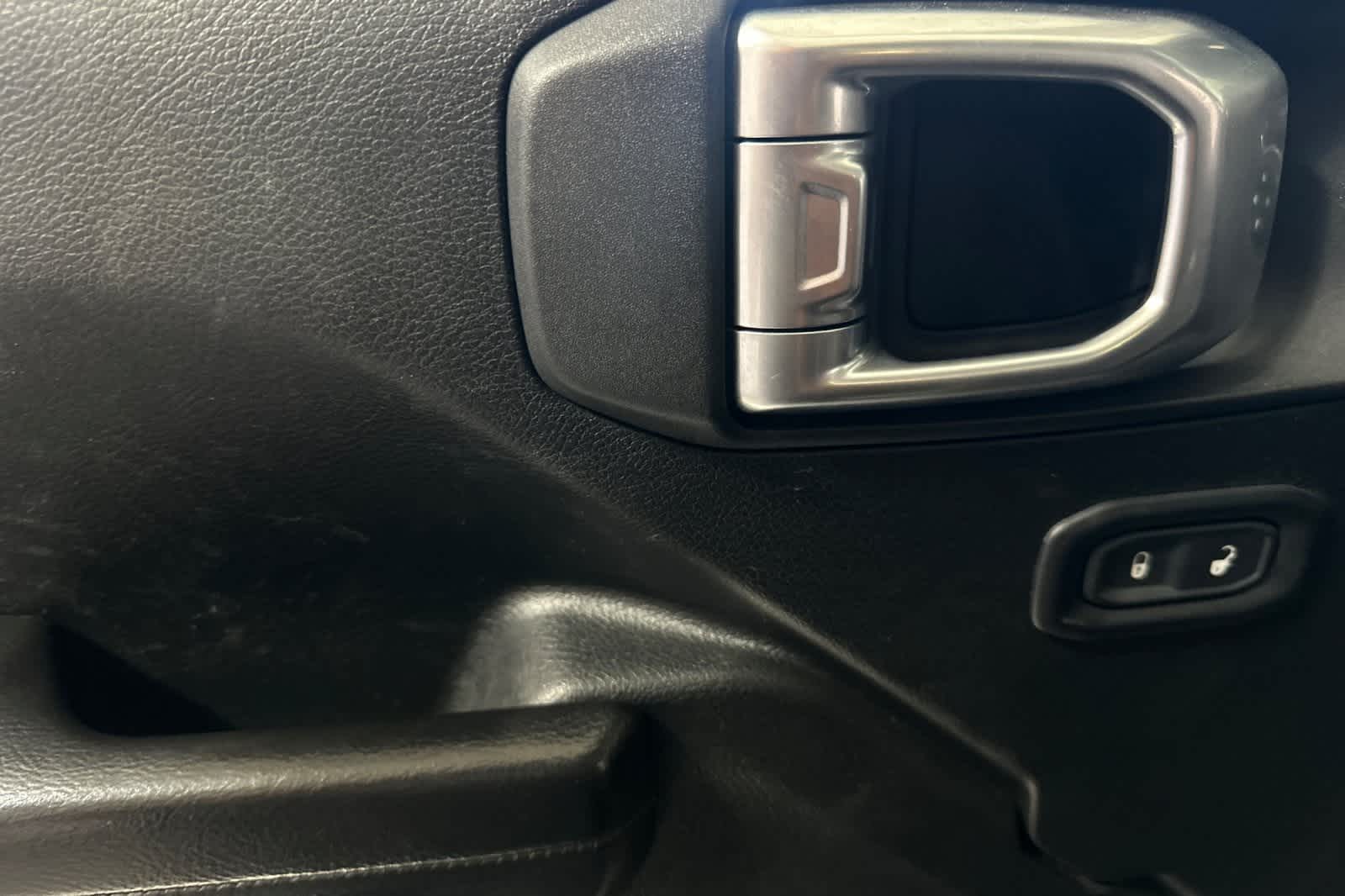 Thumbnail: 2020 Jeep Wrangler - 14