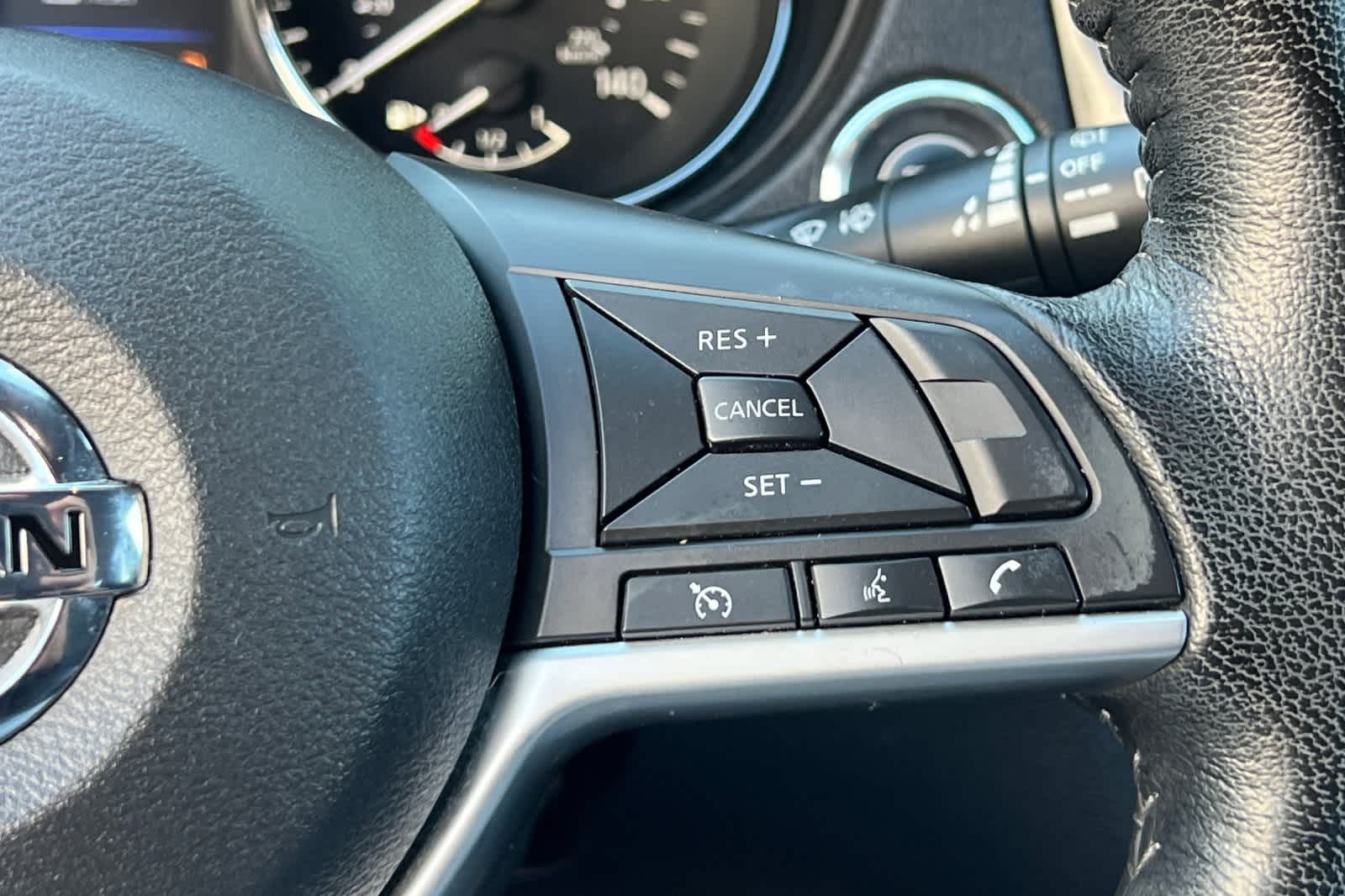 Thumbnail: 2020 Nissan Rogue - 30