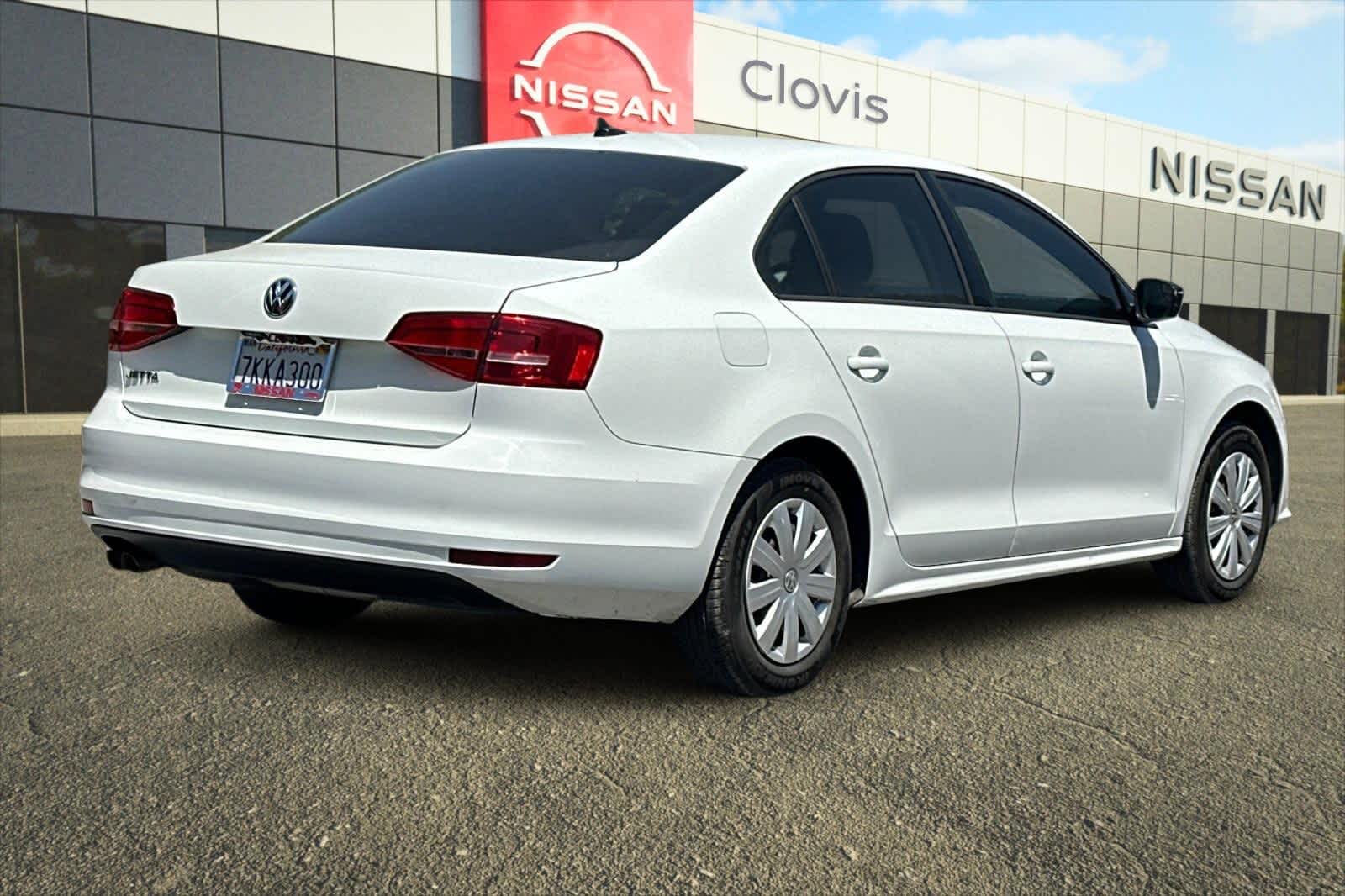 Thumbnail: 2015 Volkswagen Jetta - 3