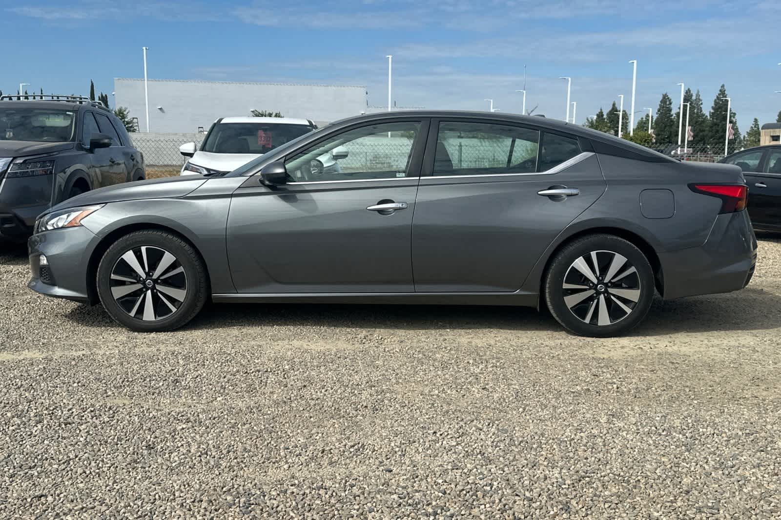 Thumbnail: 2022 Nissan Altima - 6