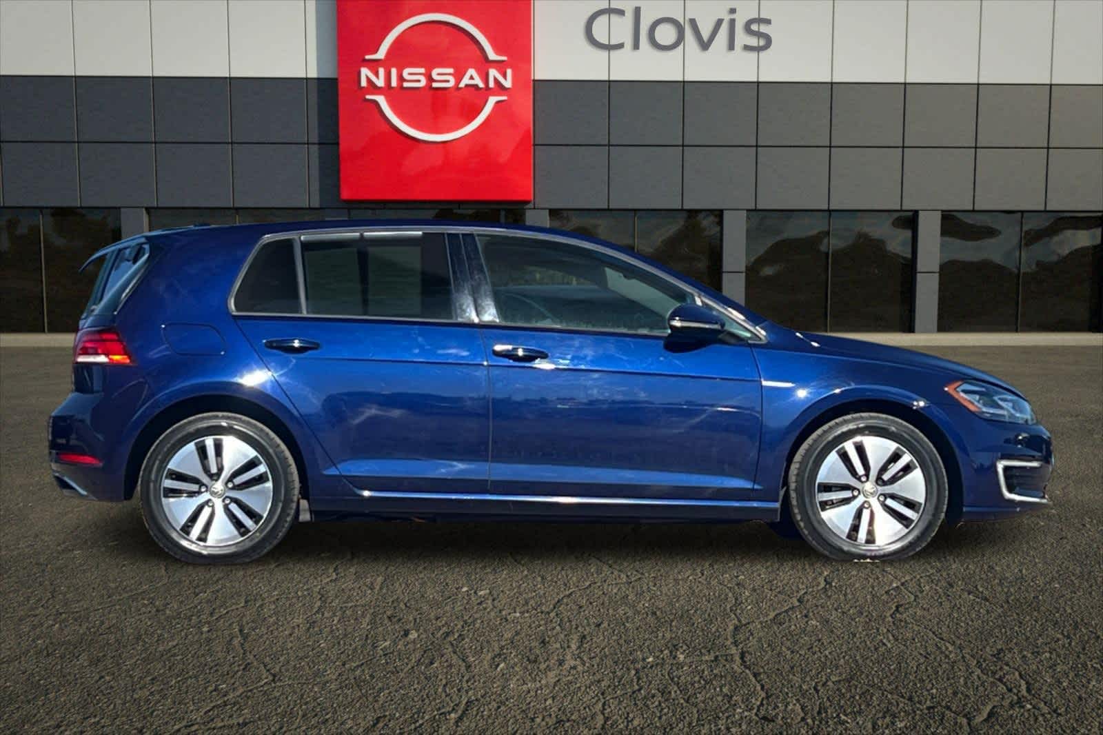 Thumbnail: 2018 Volkswagen e-Golf - 9