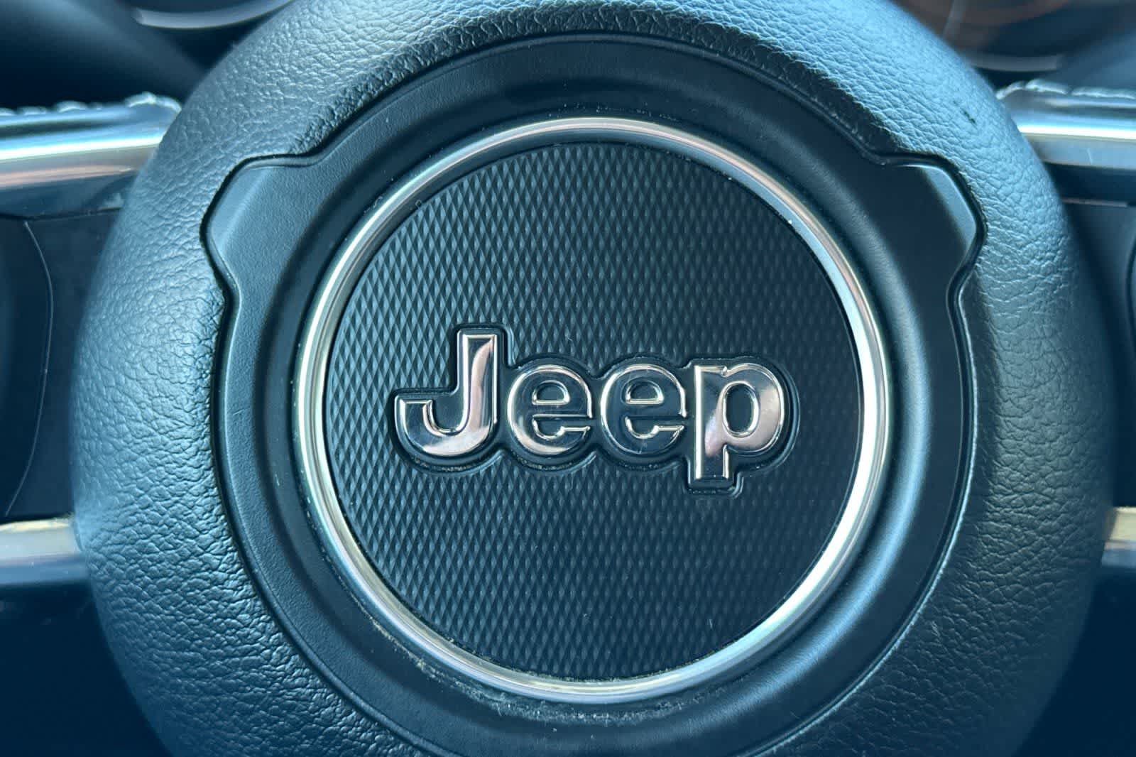 Thumbnail: 2022 Jeep Gladiator - 35