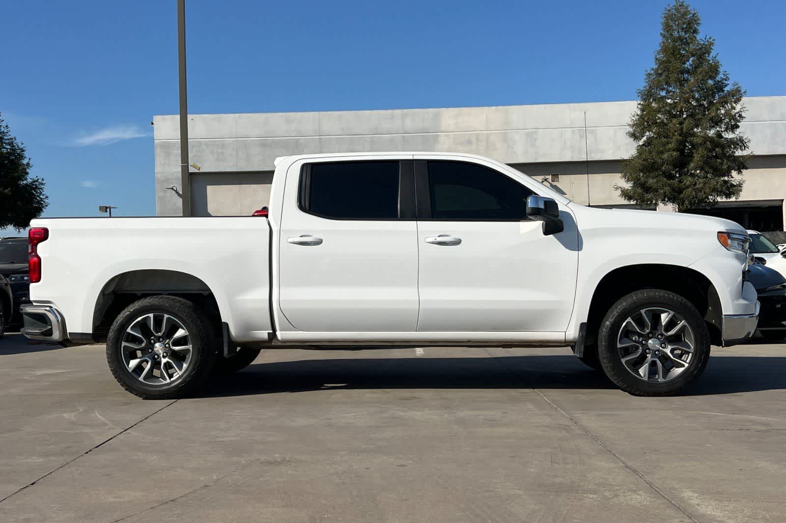 Thumbnail: 2022 Chevrolet Silverado 1500 - 9