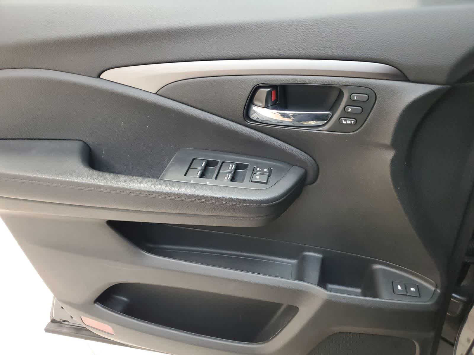 Thumbnail: 2022 Honda Pilot - 16