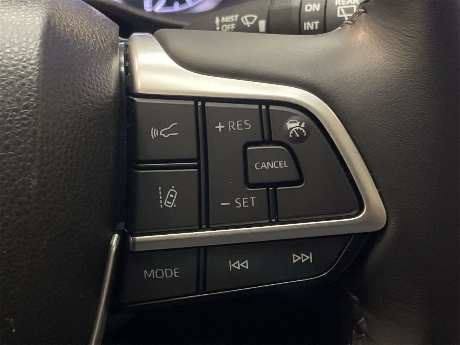 Thumbnail: 2023 Toyota Highlander - 11