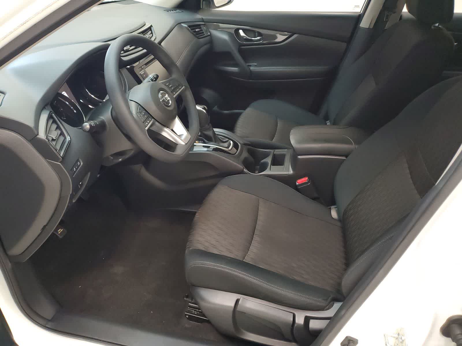 Thumbnail: 2018 Nissan Rogue - 15