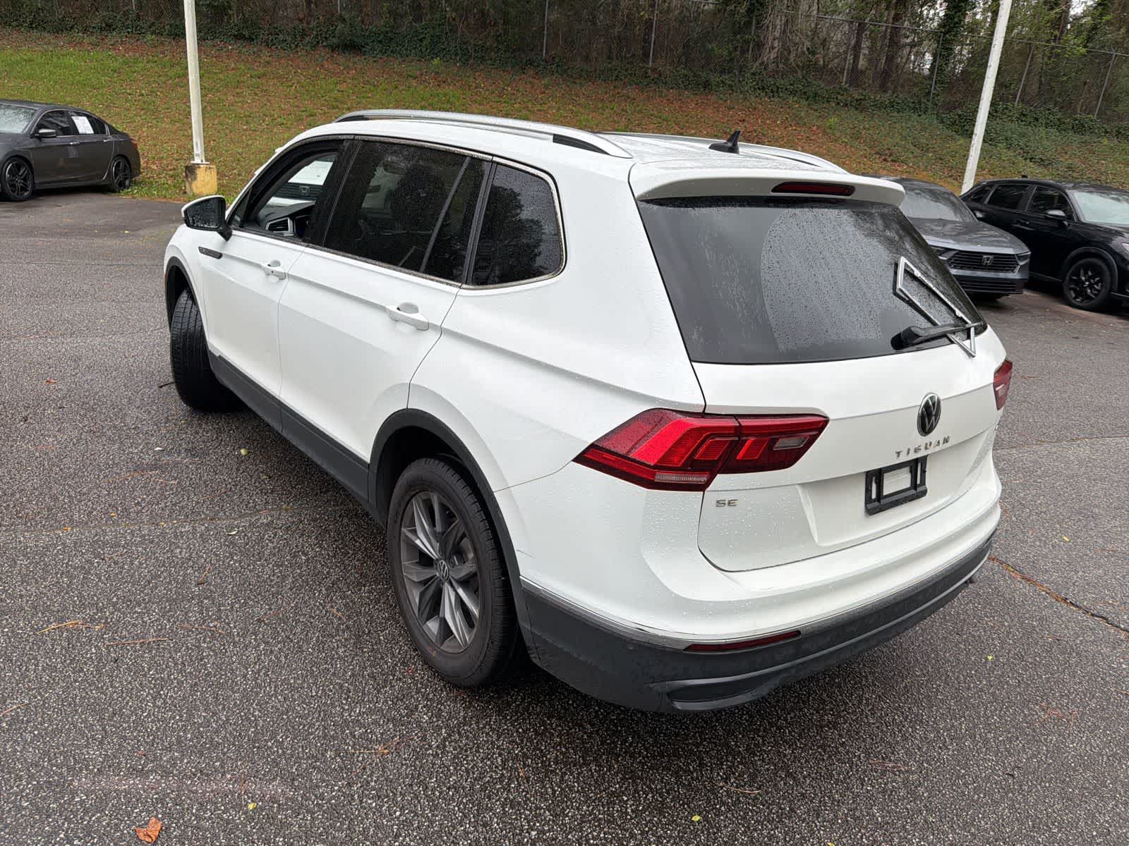 Thumbnail: 2022 Volkswagen Tiguan - 8