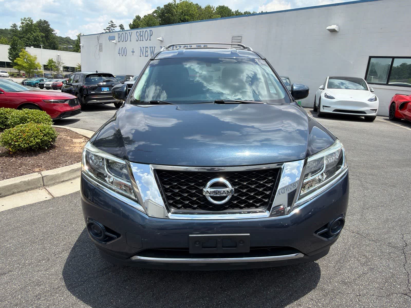 Thumbnail: 2016 Nissan Pathfinder - 15