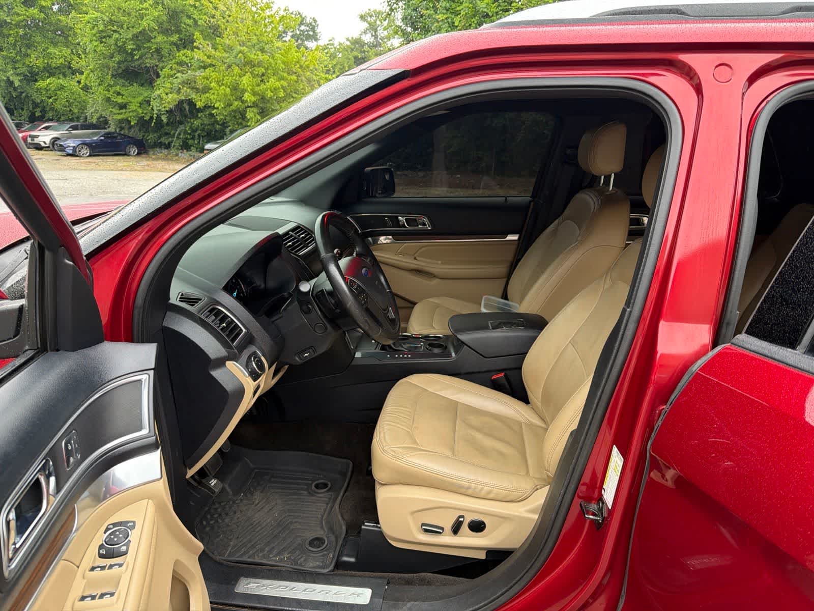 Thumbnail: 2016 Ford Explorer - 18