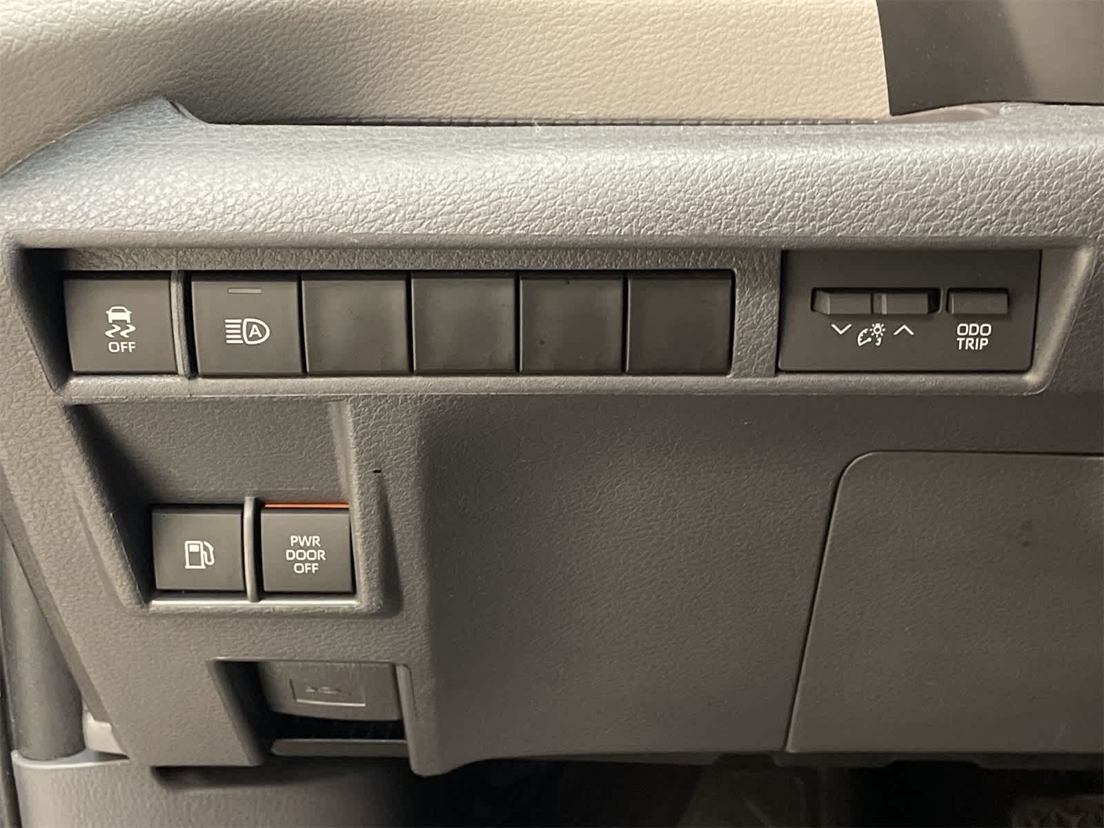 Thumbnail: 2023 Toyota Sienna - 30