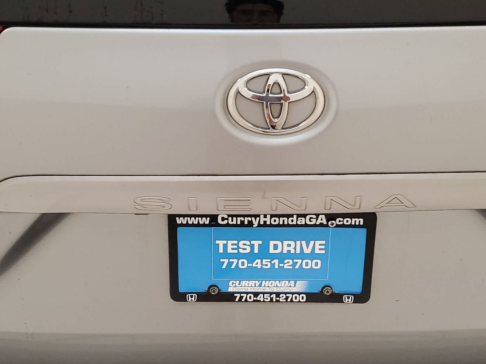 Thumbnail: 2013 Toyota Sienna - 20