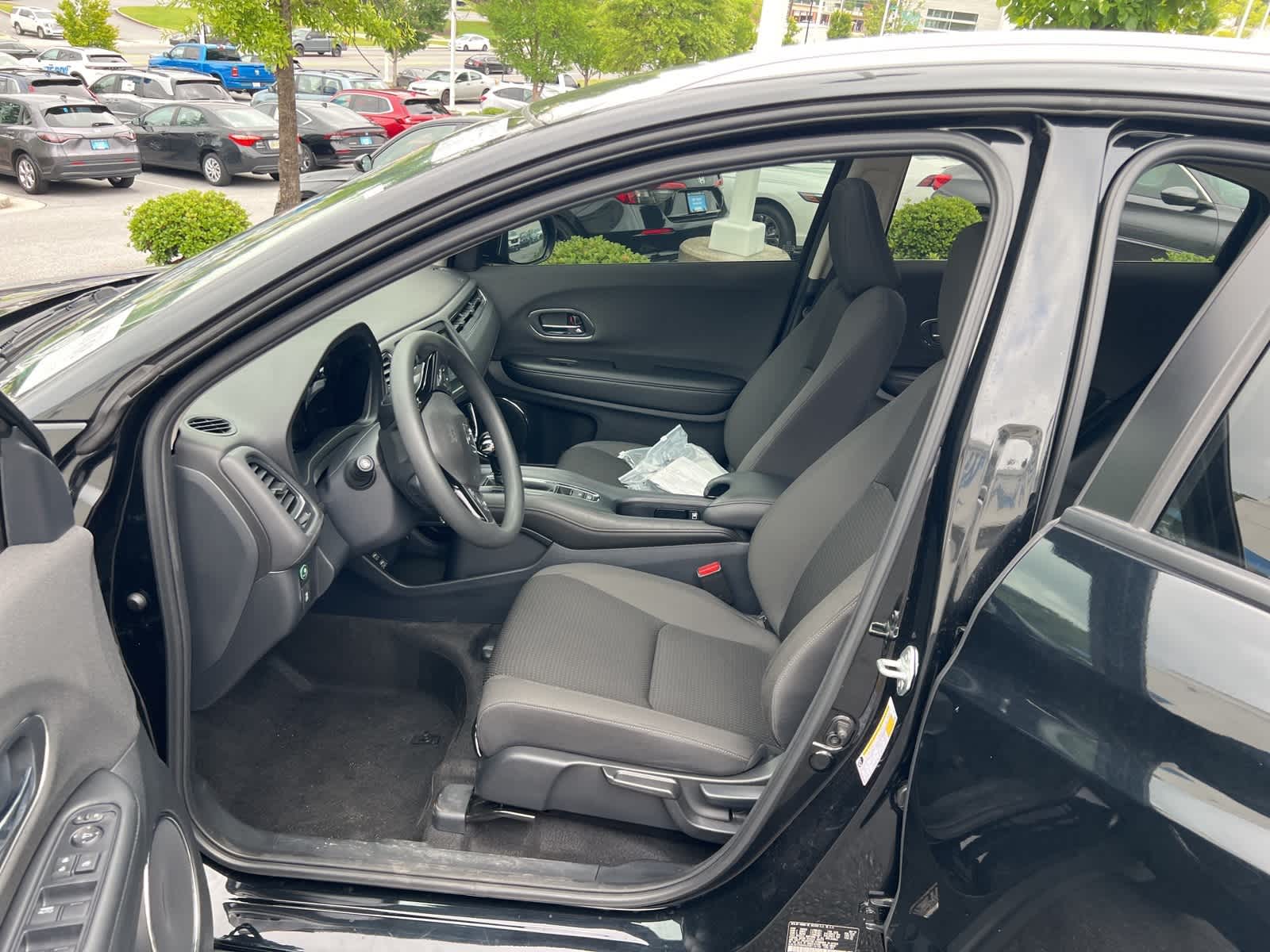 2022 Honda HR-V EX 16