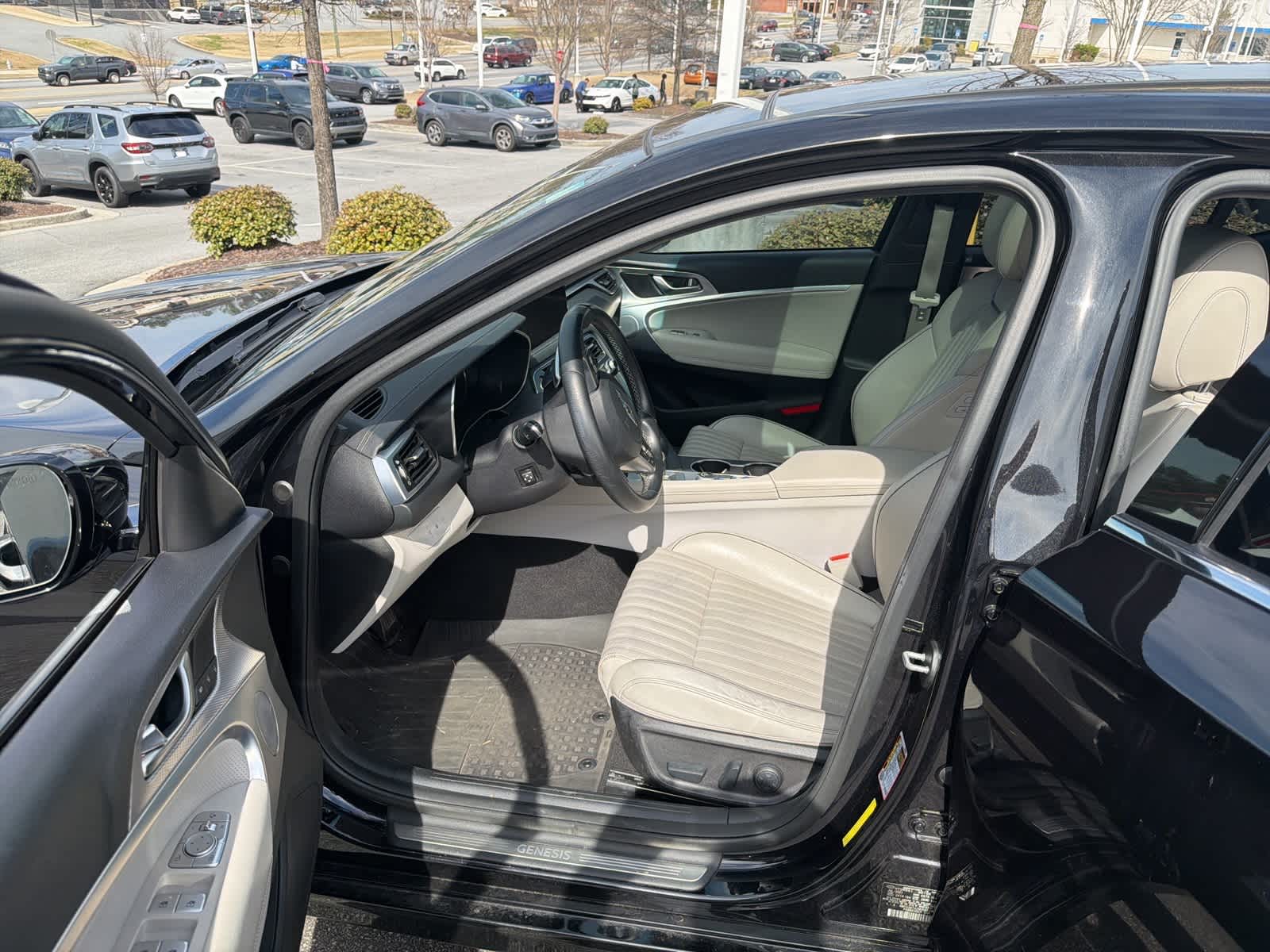 Thumbnail: 2022 Genesis G70 - 16