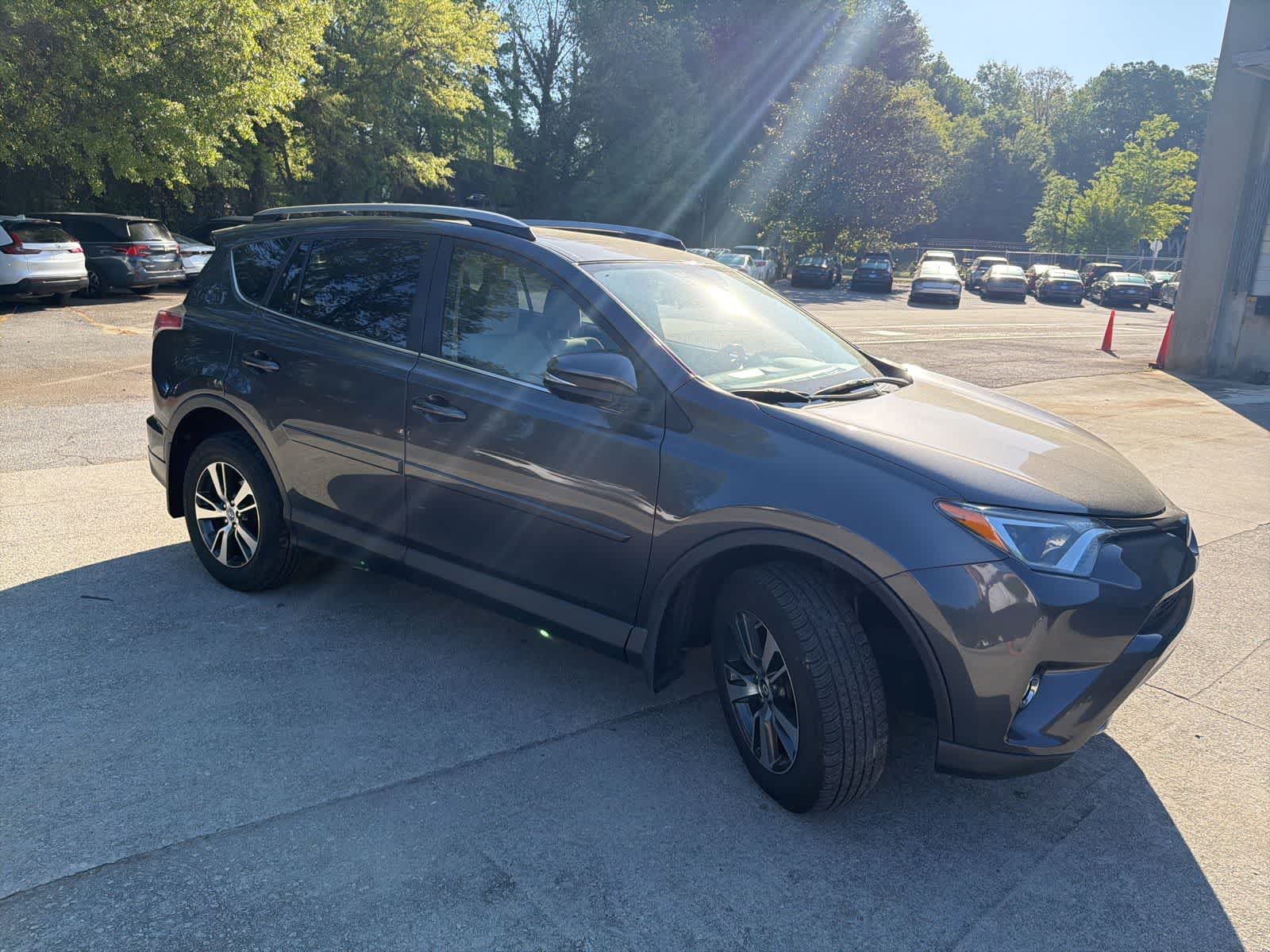 Thumbnail: 2018 Toyota RAV4 - 12