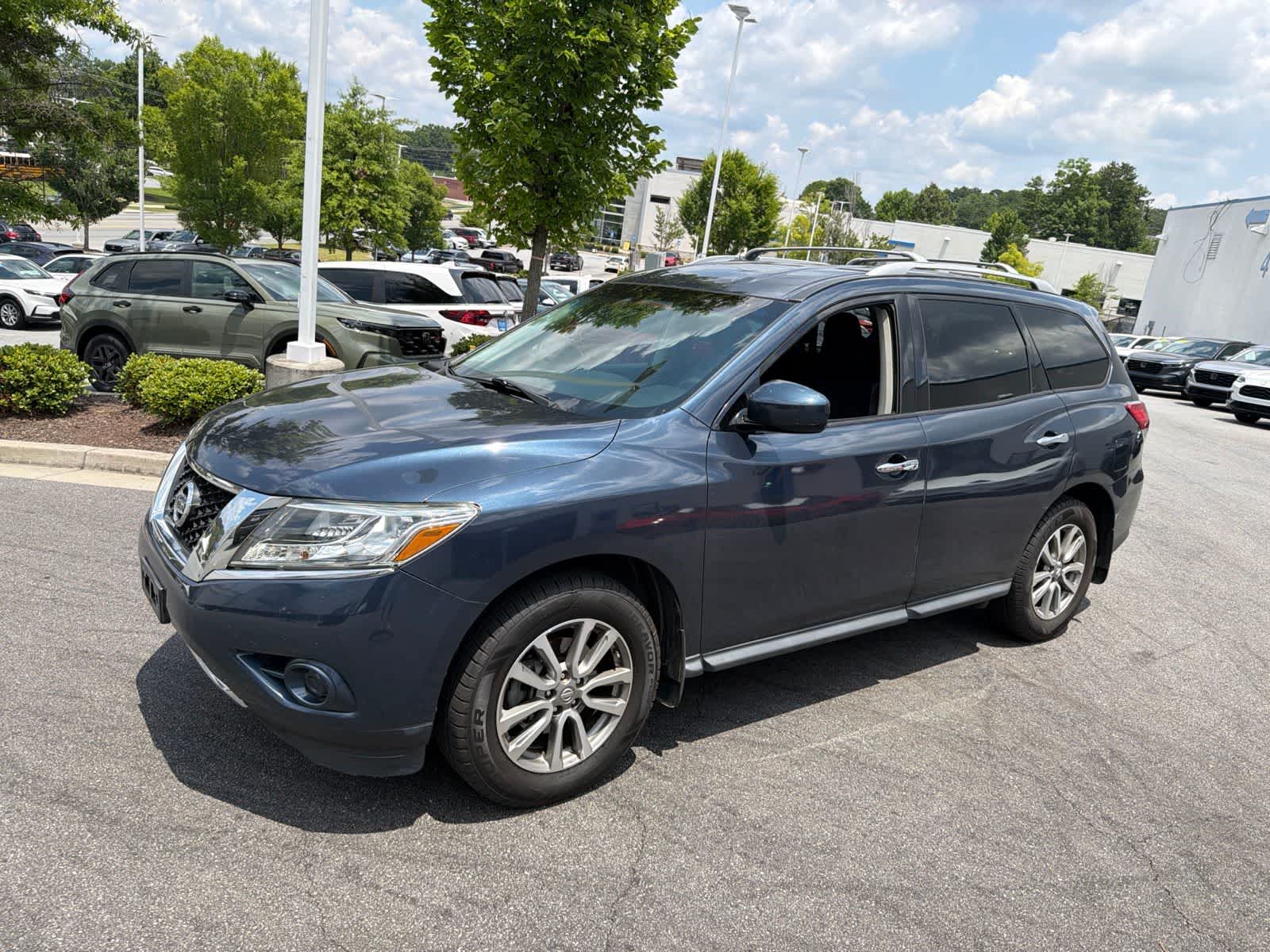 Thumbnail: 2016 Nissan Pathfinder - 5