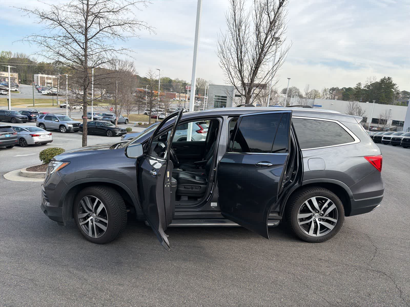 Thumbnail: 2016 Honda Pilot - 16