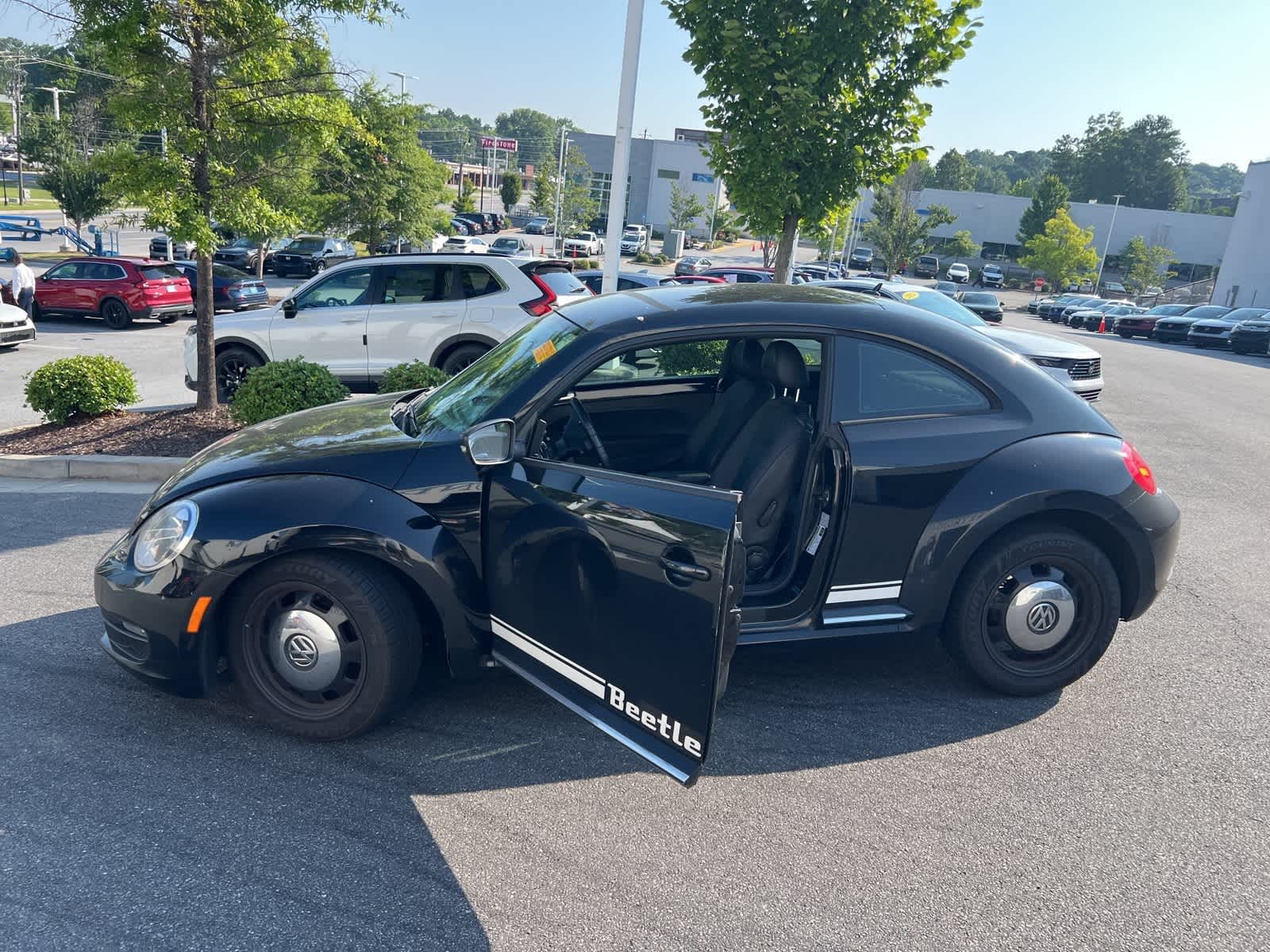 Thumbnail: 2013 Volkswagen Beetle - 16