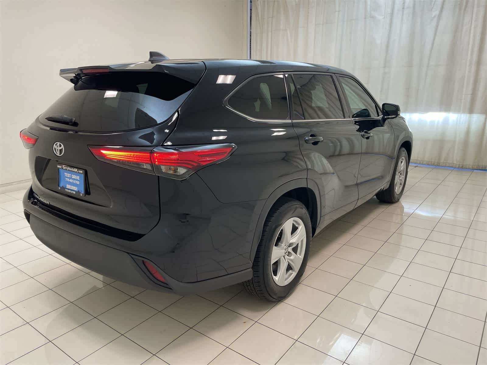 Thumbnail: 2022 Toyota Highlander - 25