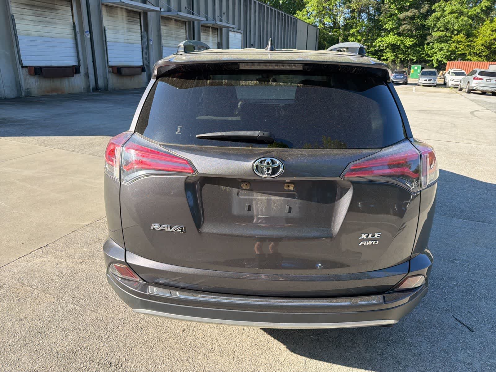Thumbnail: 2018 Toyota RAV4 - 9