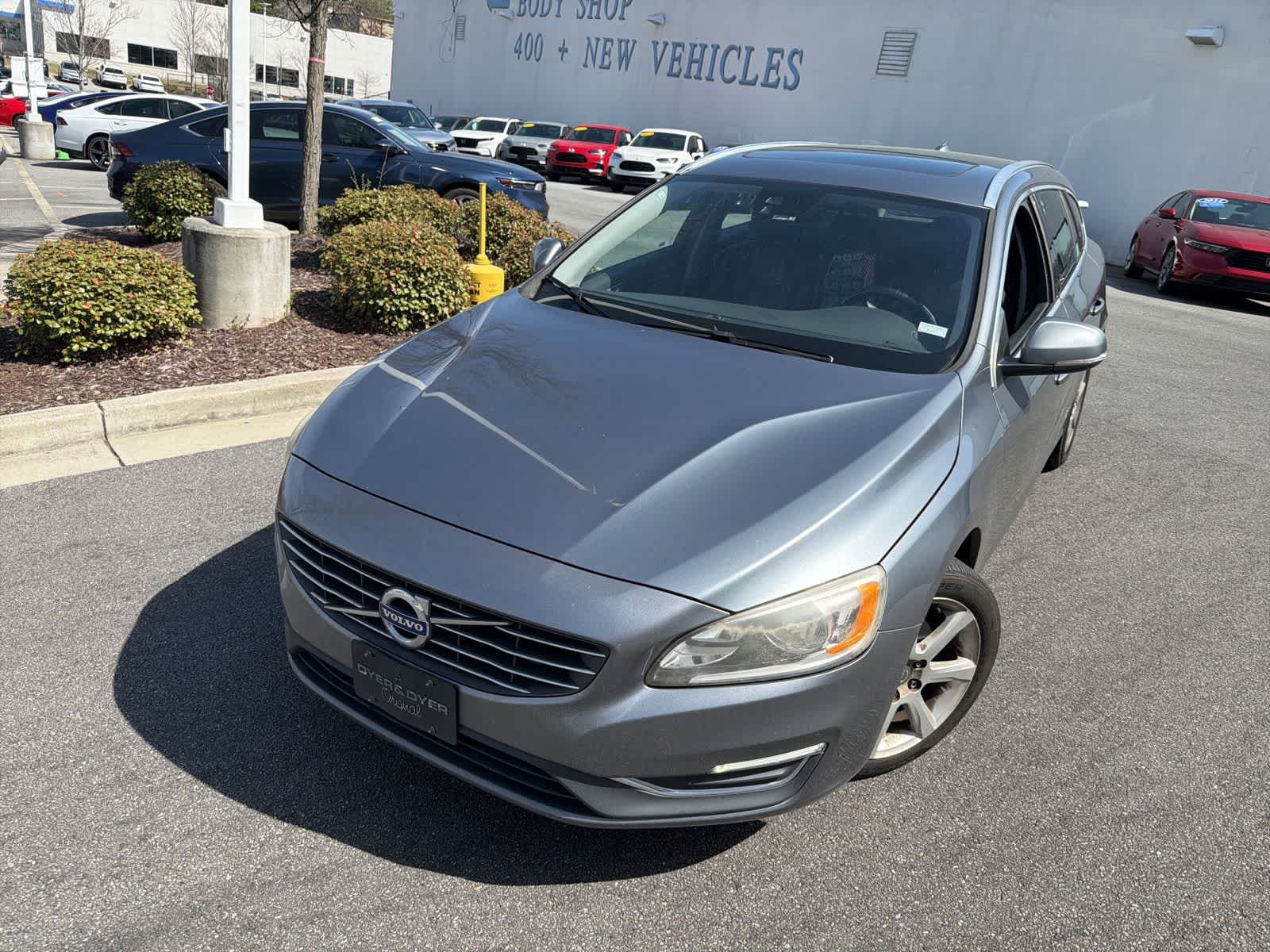 Thumbnail: 2017 Volvo V60 - 3