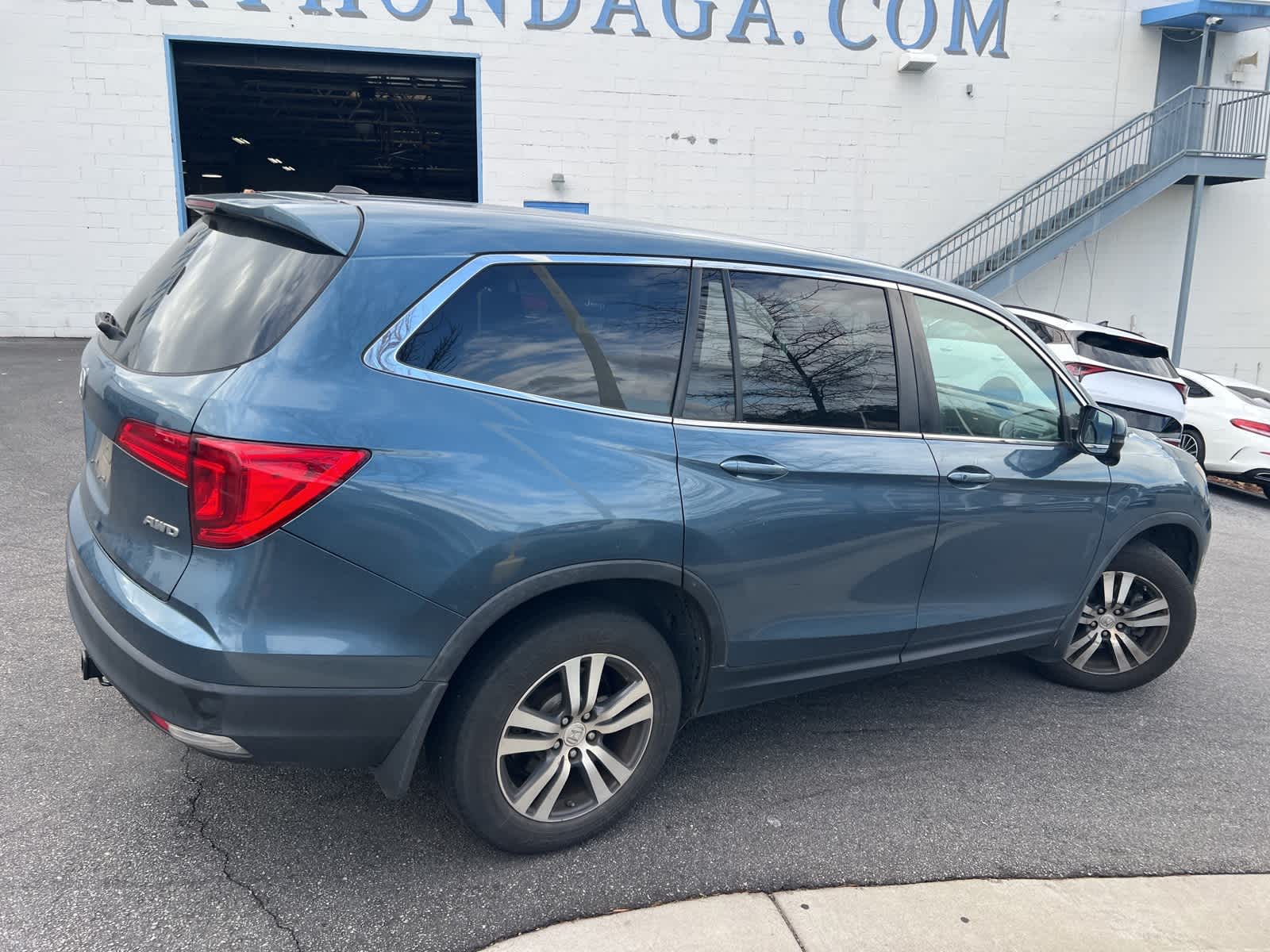 Thumbnail: 2016 Honda Pilot - 11