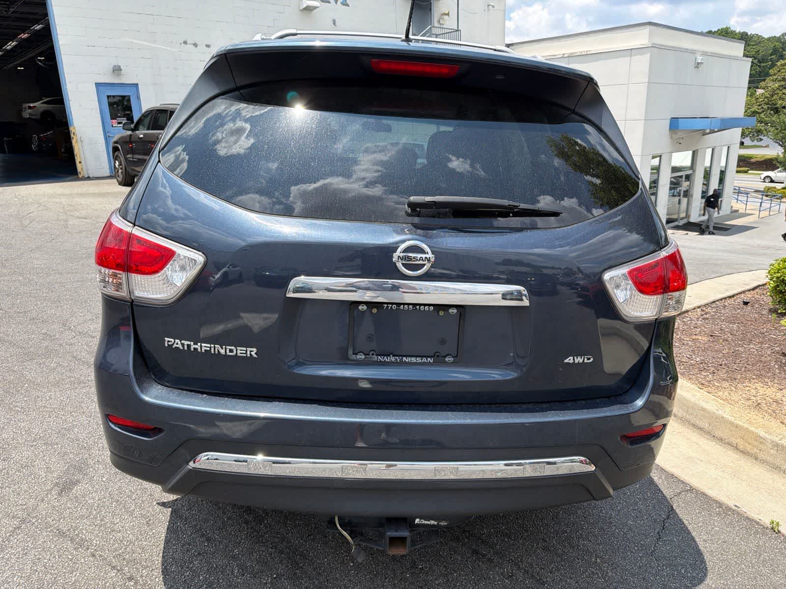 Thumbnail: 2016 Nissan Pathfinder - 10